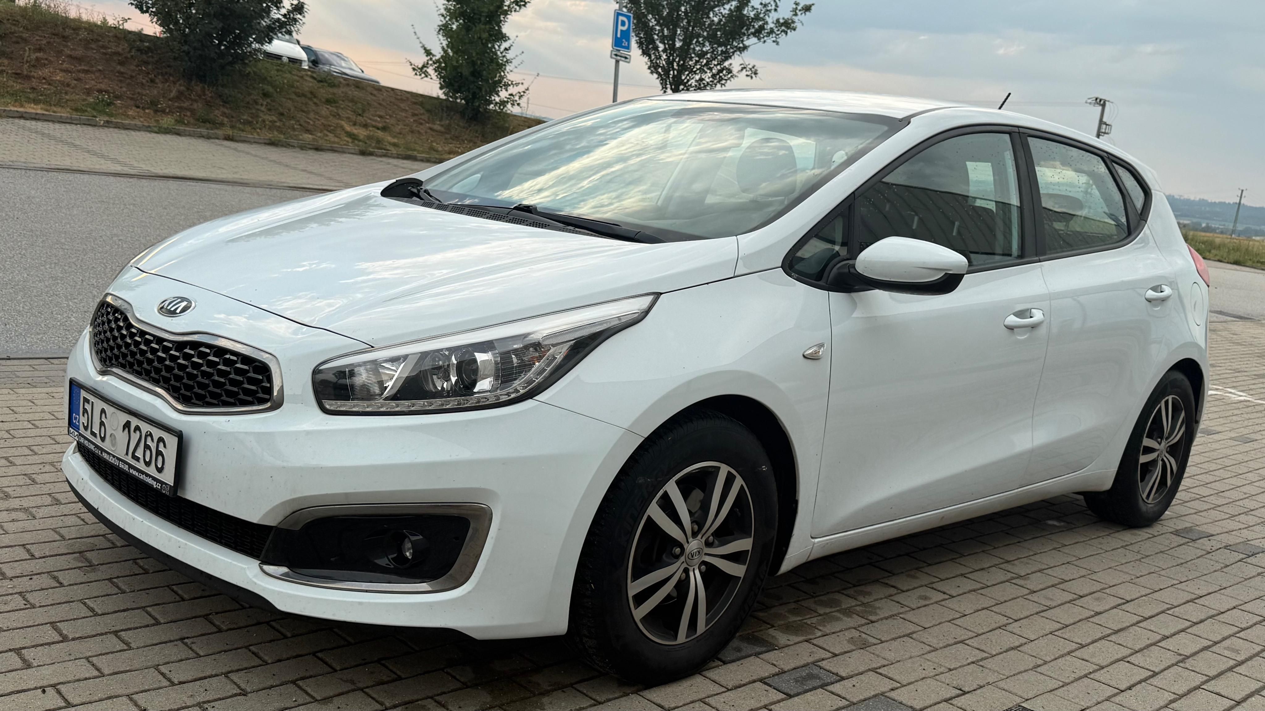 Kia Cee´d, Kia Ceed 1,4 73kW 2018 - fotka 2