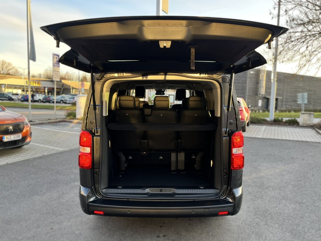 Peugeot Traveller, Allure L3 2.2 BlueHDi 180k EAT - fotka 5