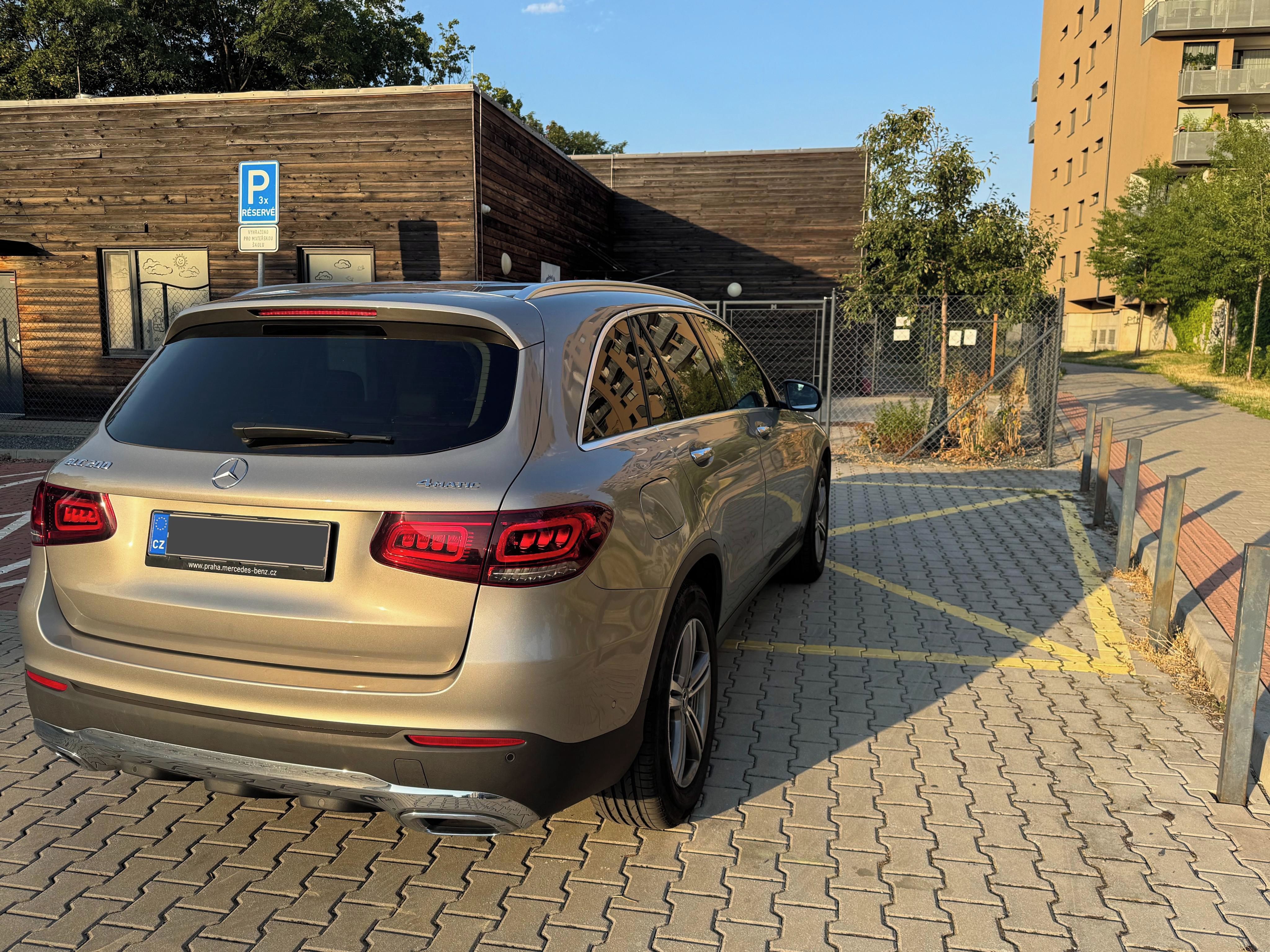 Mercedes-Benz GLC, Mercedes-Benz GLC 200 4MATIC - fotka 6