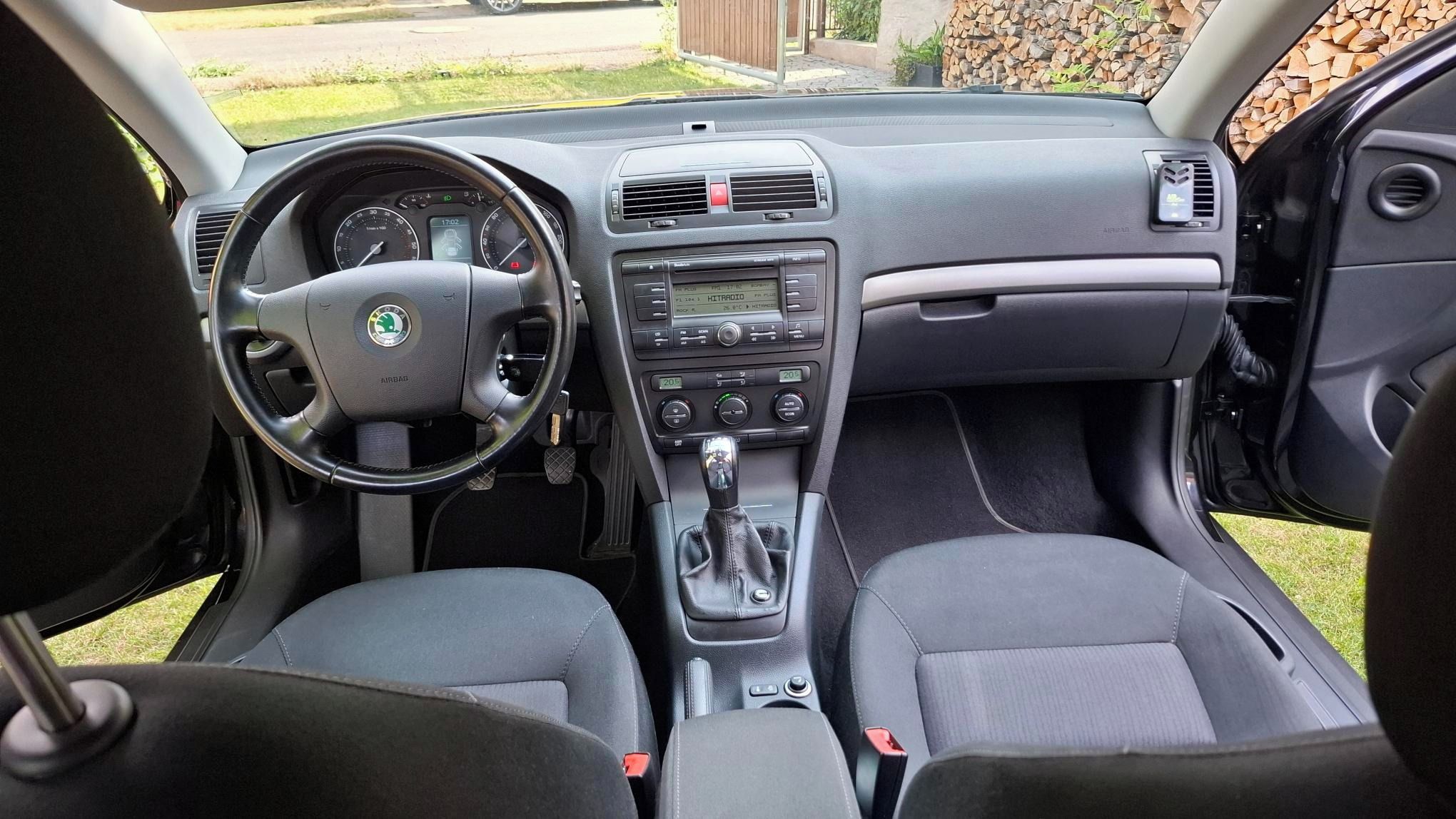 Škoda Octavia, 1,9TDI ročně servisováno - fotka 3