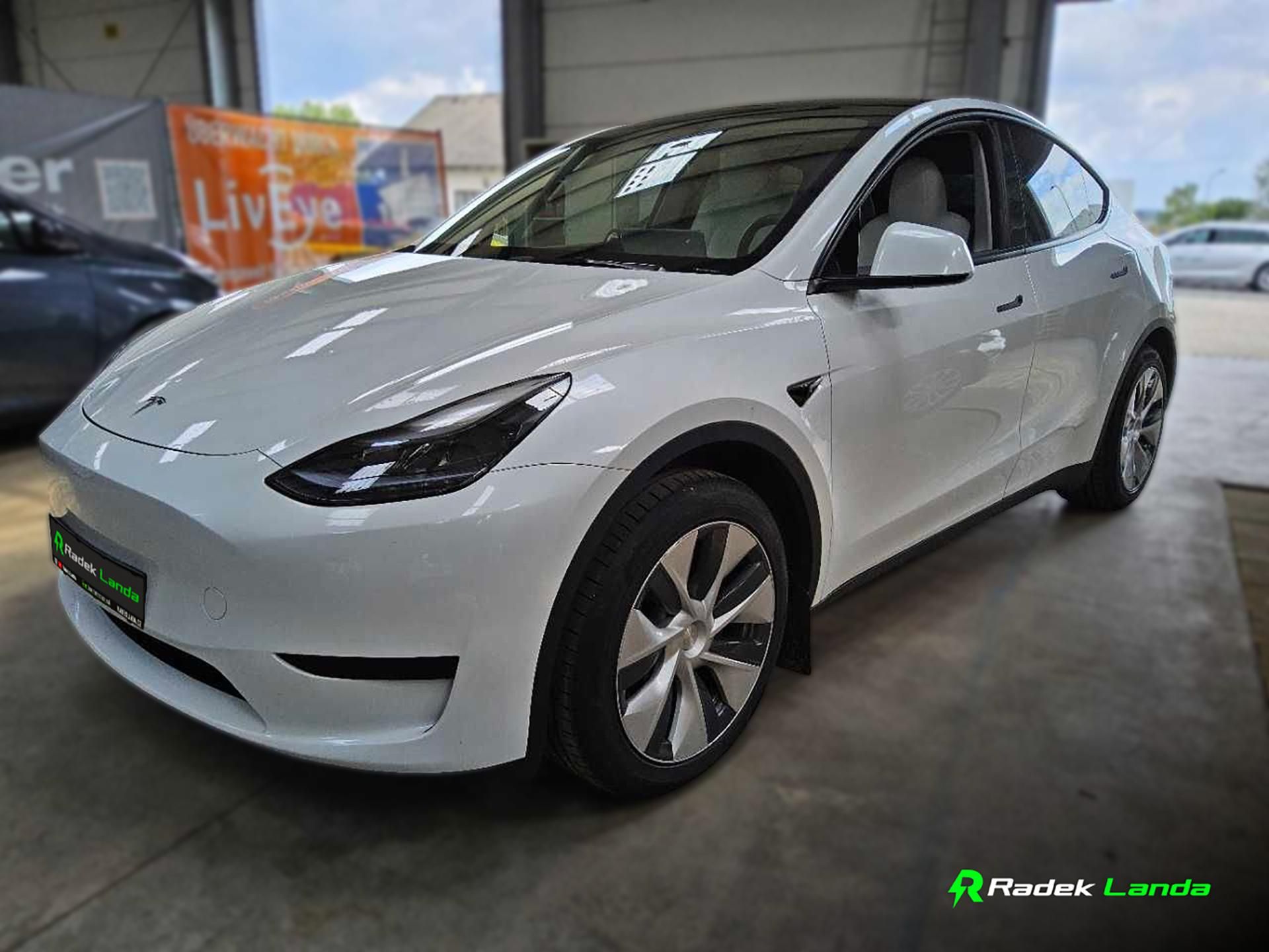 Tesla Model Y, Standard Range RWD, LFP - fotka 3