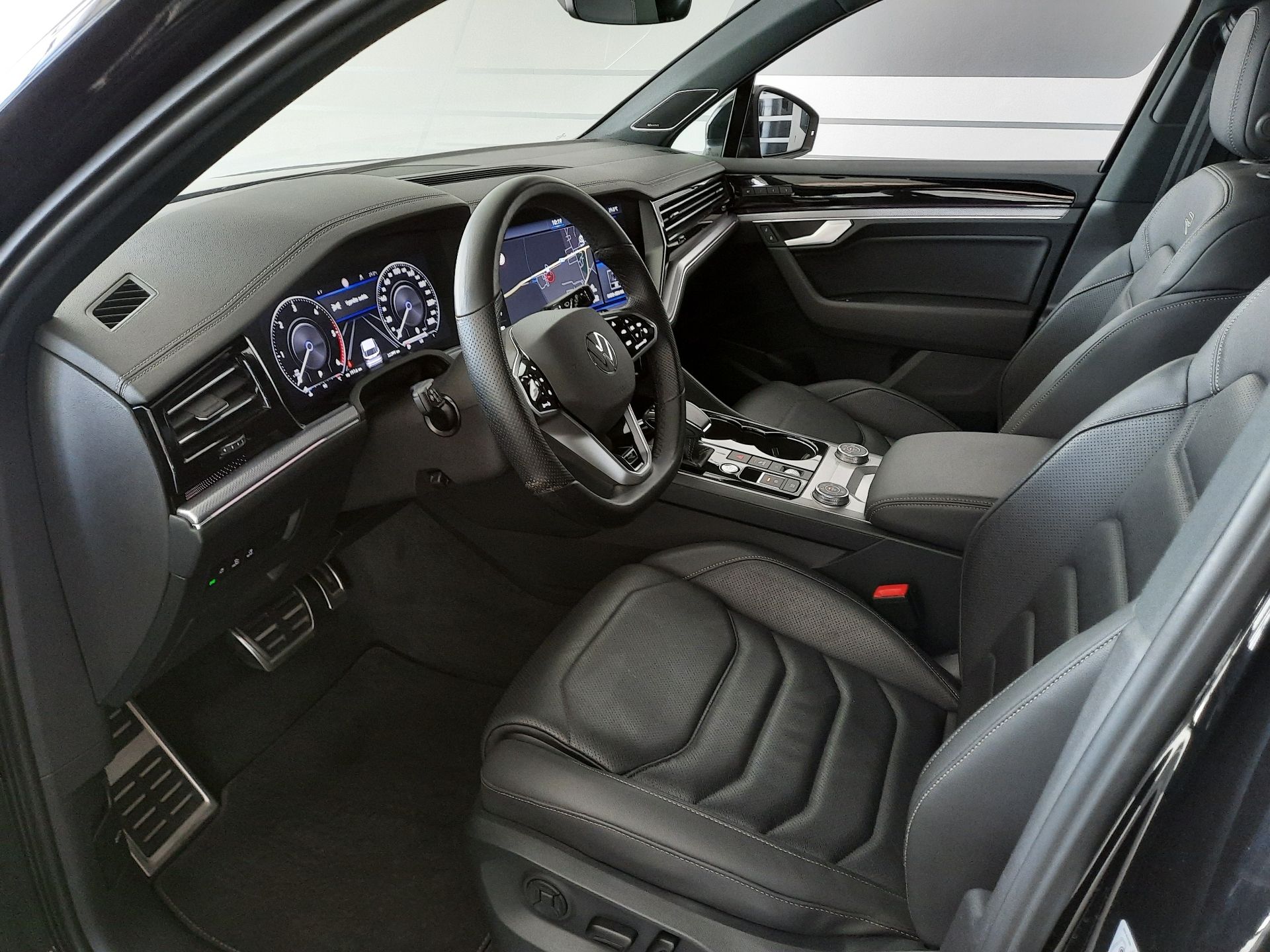 Volkswagen Touareg, 3.0 TDI R-Line 4Motion (210kW/ - fotka 6
