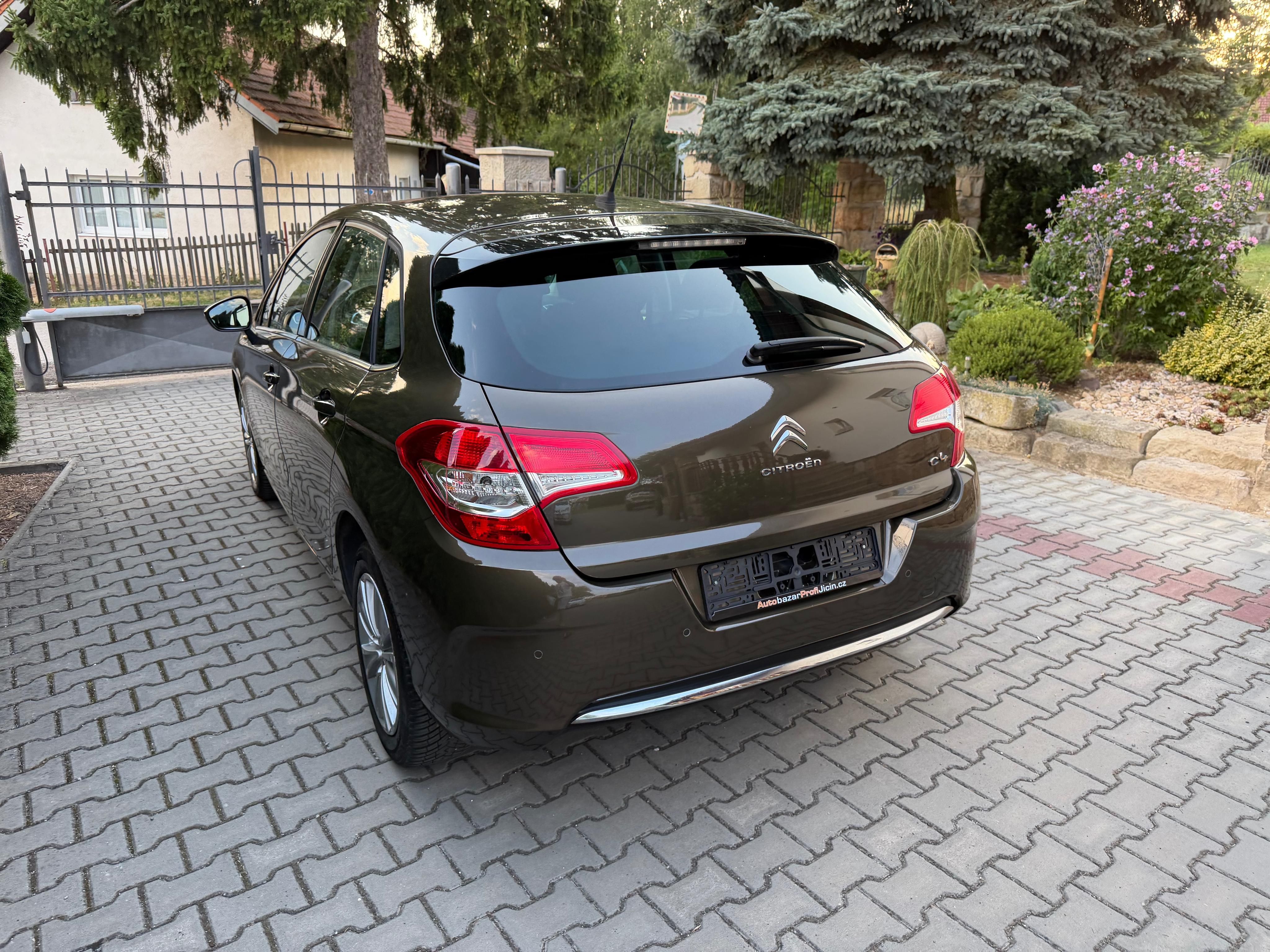 Citroën C4, 1,6 i/88kw serviska nová STK - fotka 6