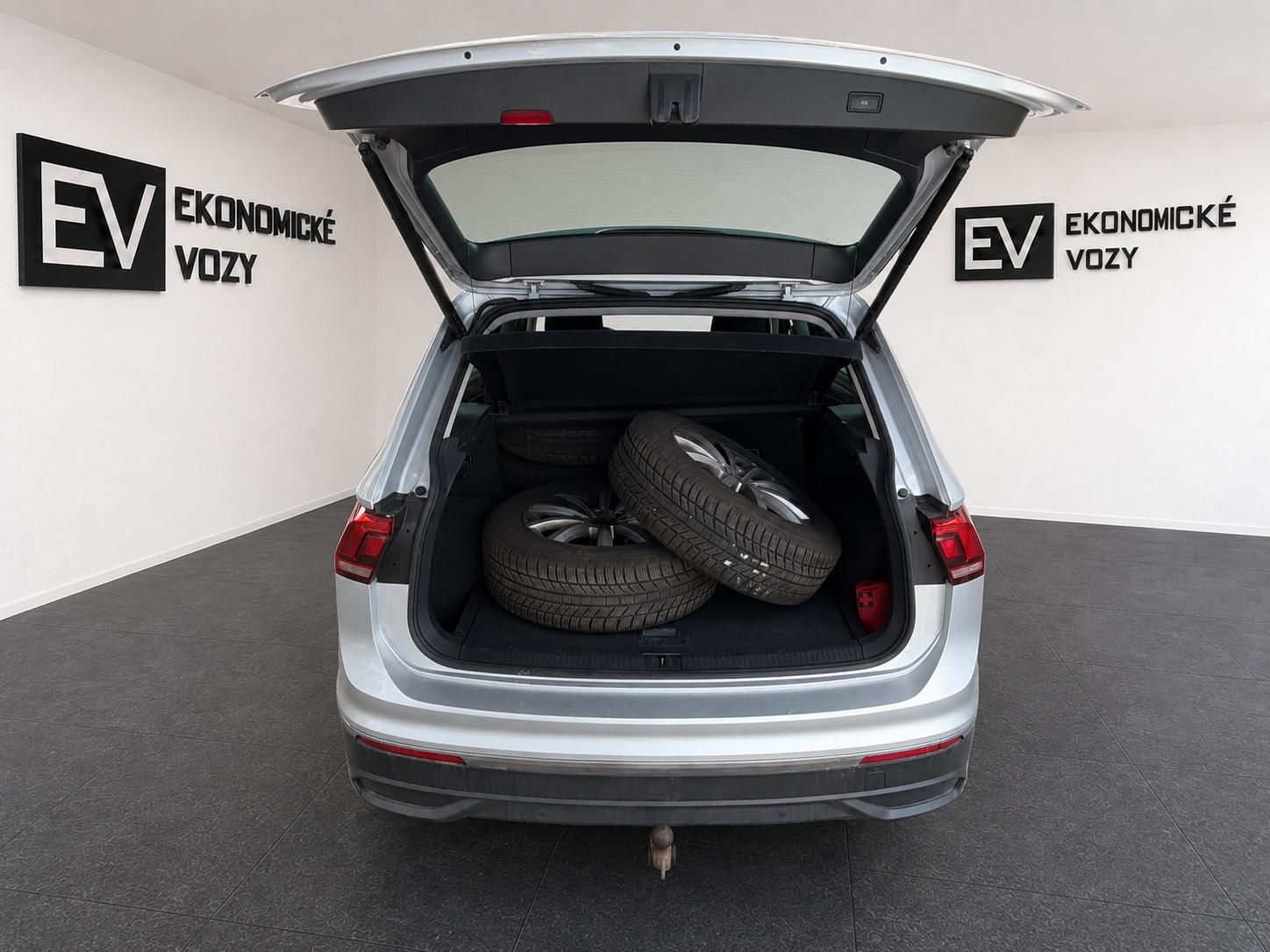 Volkswagen Tiguan, 2.0 TDI,LIFE,ČR,1 MAJITEL - fotka 5