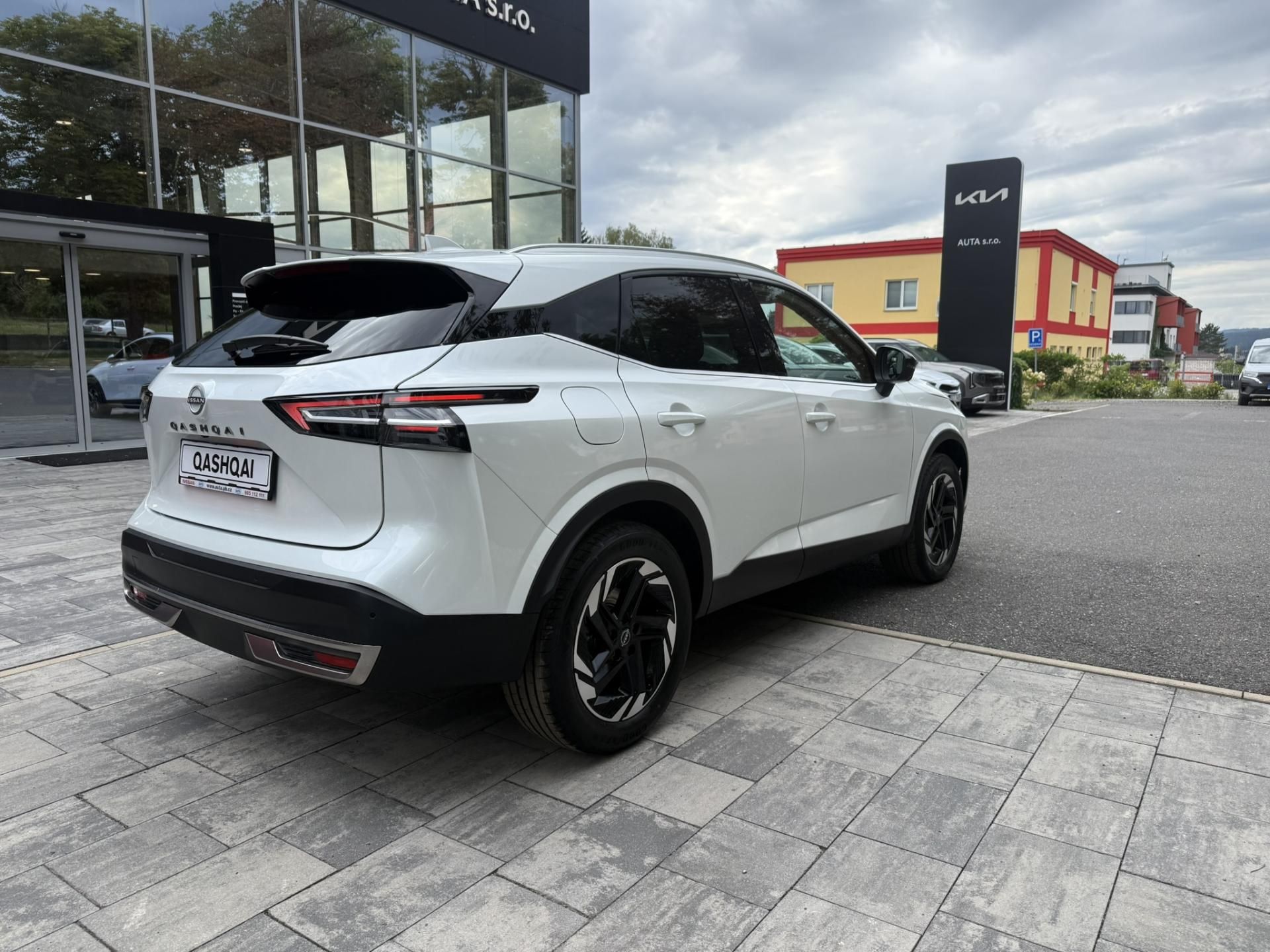 Nissan Qashqai, 1.3 DIG-T 4WD N-CONNECTA + CP - fotka 5