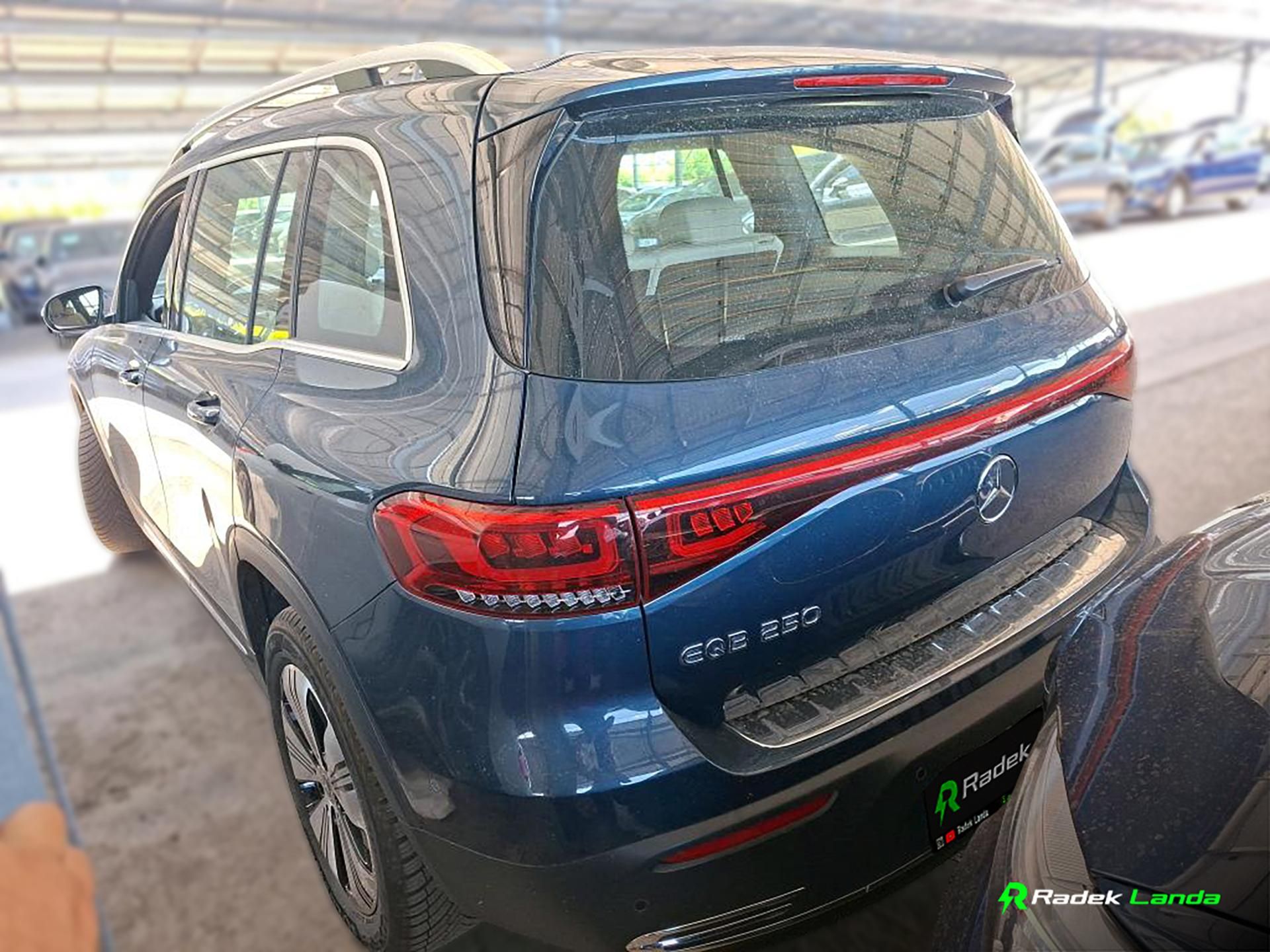 Mercedes-Benz EQB, EQB 250 | 7 míst, 66 kWh - fotka 2