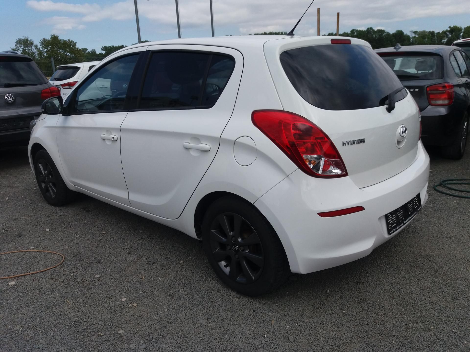 Hyundai i20, 1.2i,62kW,KLIMA,SERV.KNÍŽKA - fotka 5