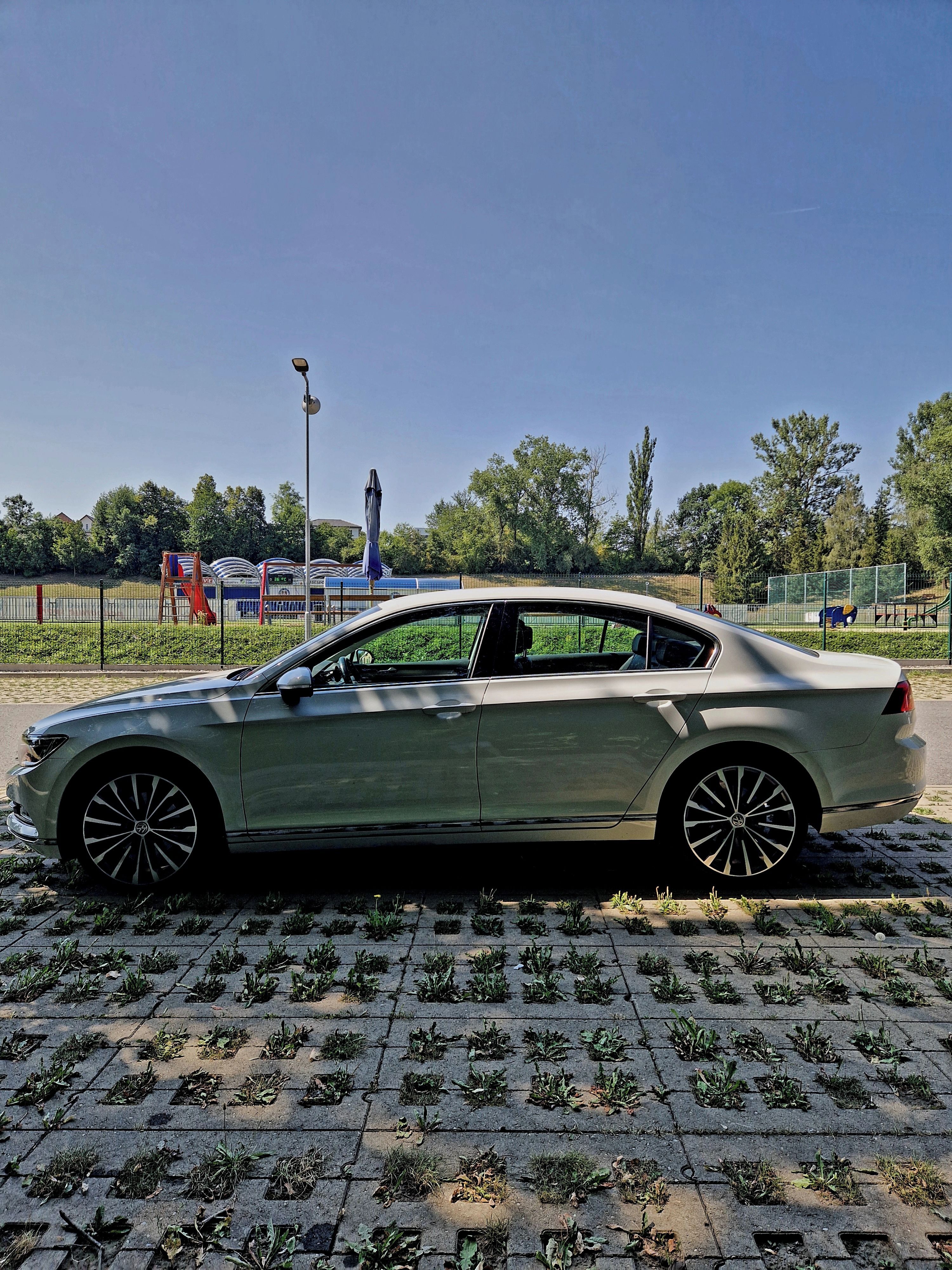 Volkswagen Passat, B8 2.0 TDi 140 kW Highline - fotka 2
