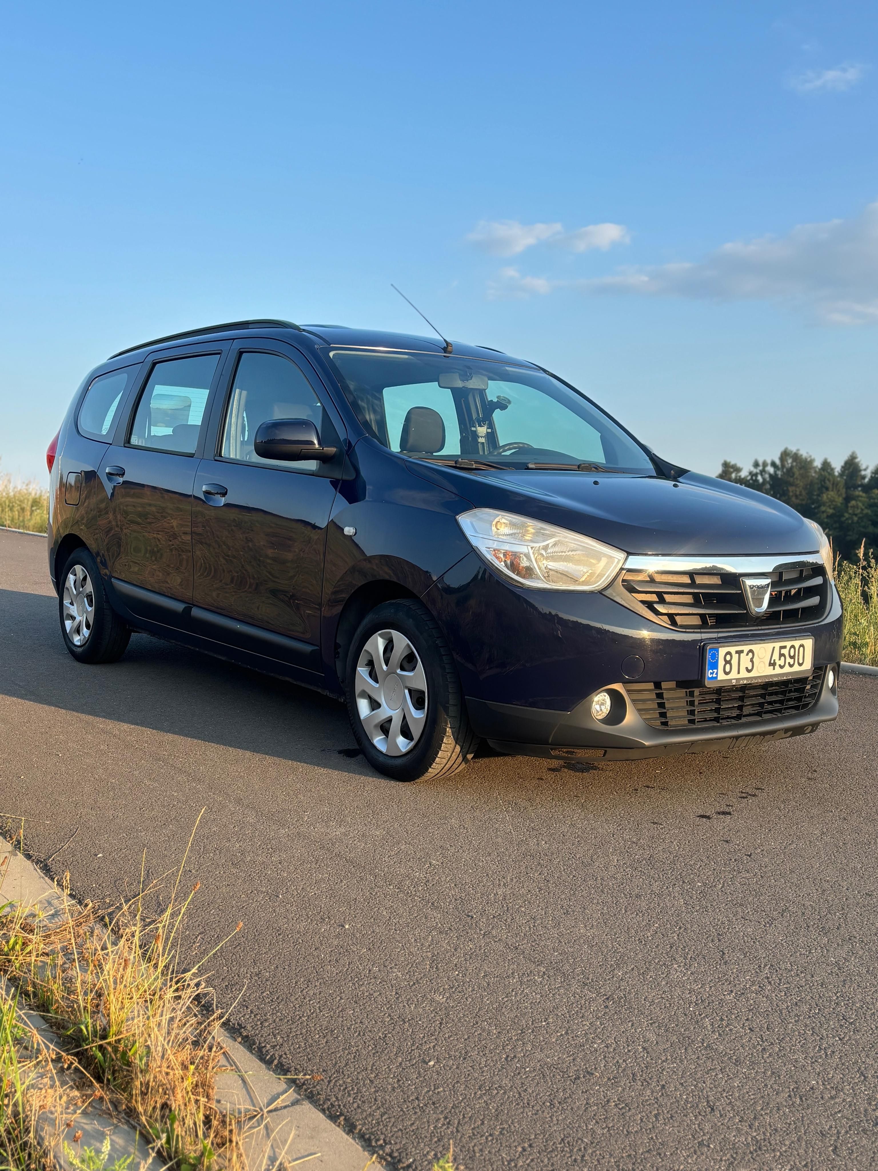 Dacia Lodgy, 1.6i, 1.maj.,nové ČR, servis