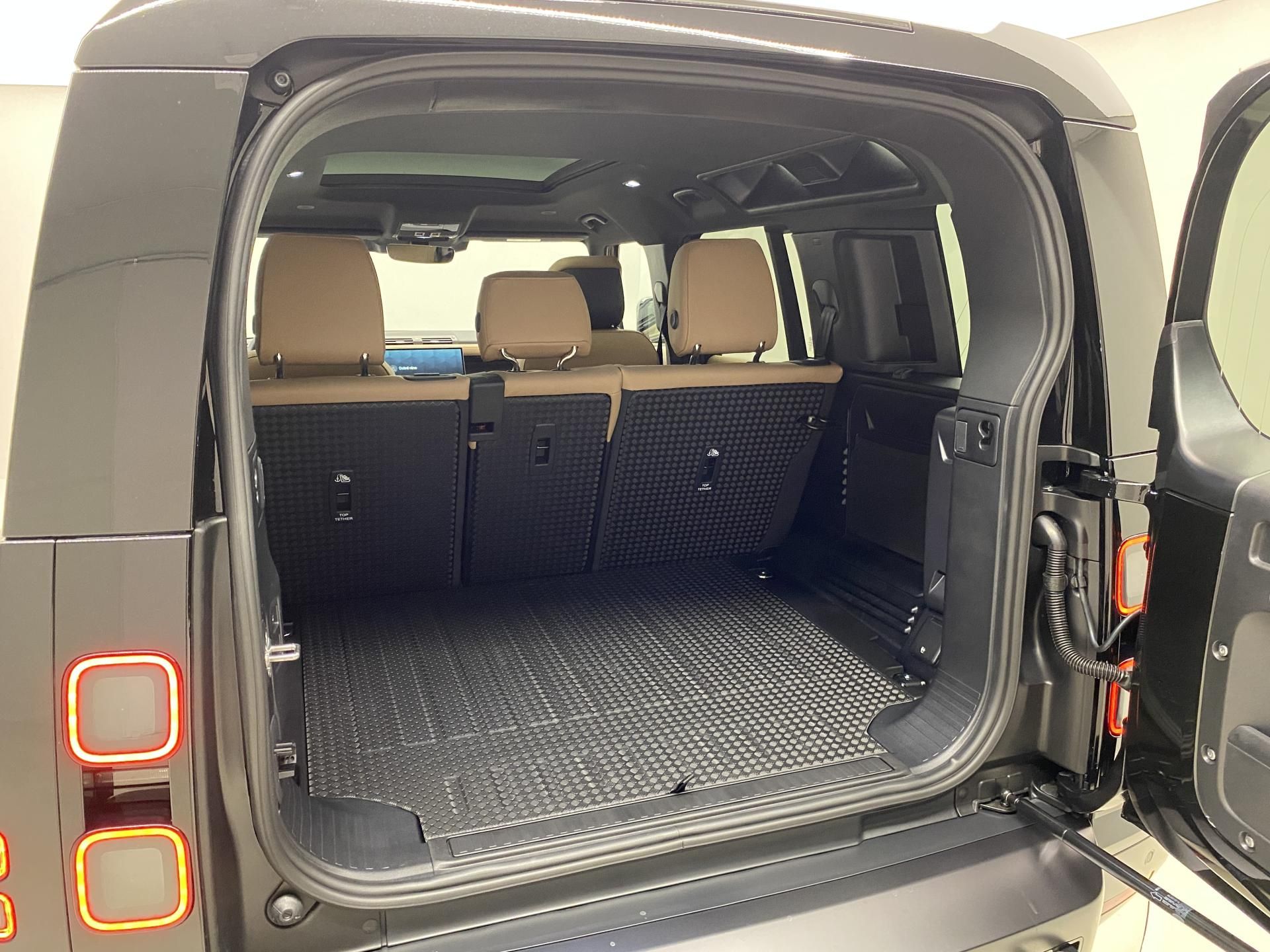 Land Rover Defender, D350 X-DYNAMIC HSE AWD AUT - fotka 5