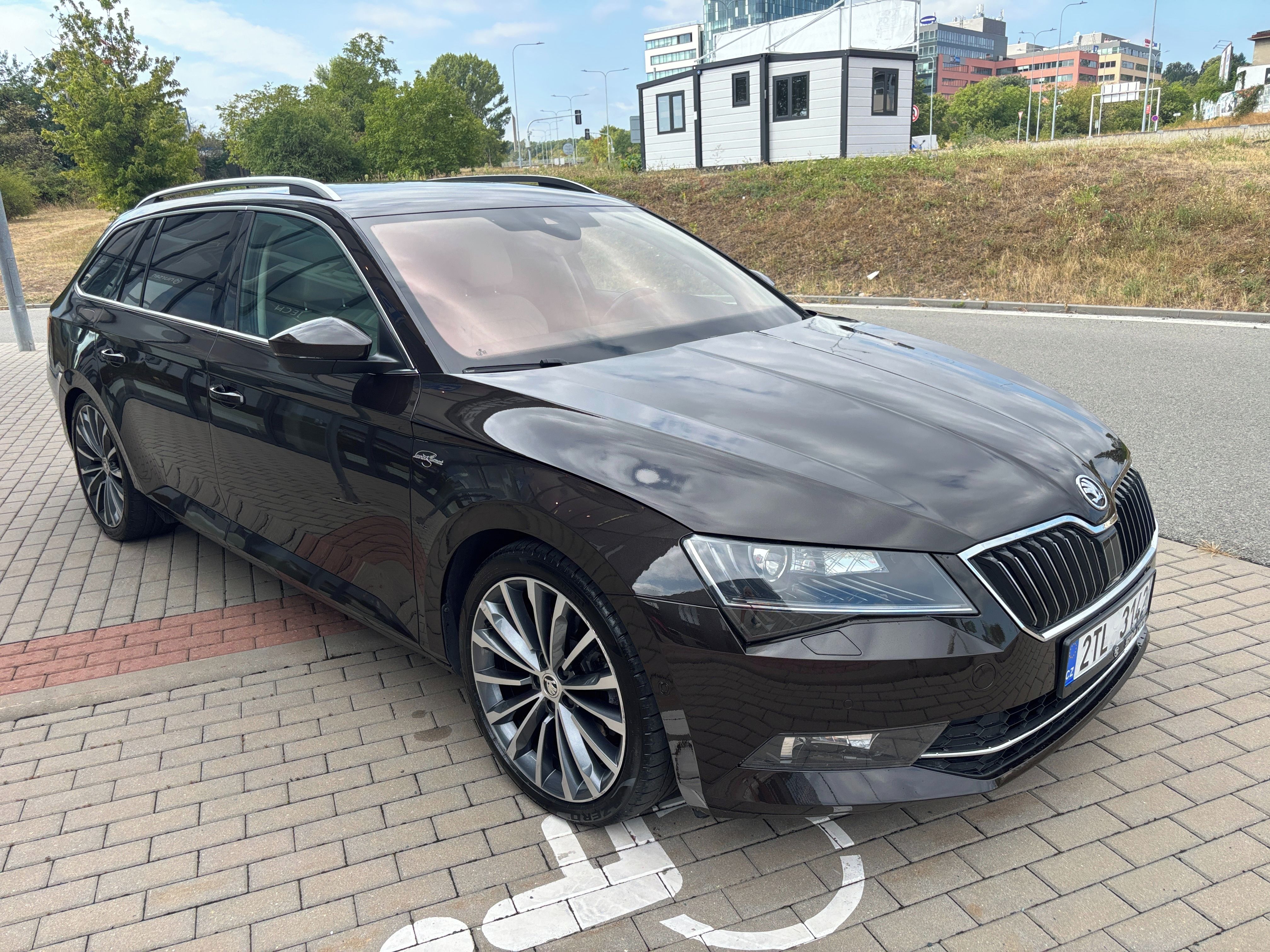Škoda Superb, 2.0TDi 140kW L&K ČR 4x4 DSG - fotka 3