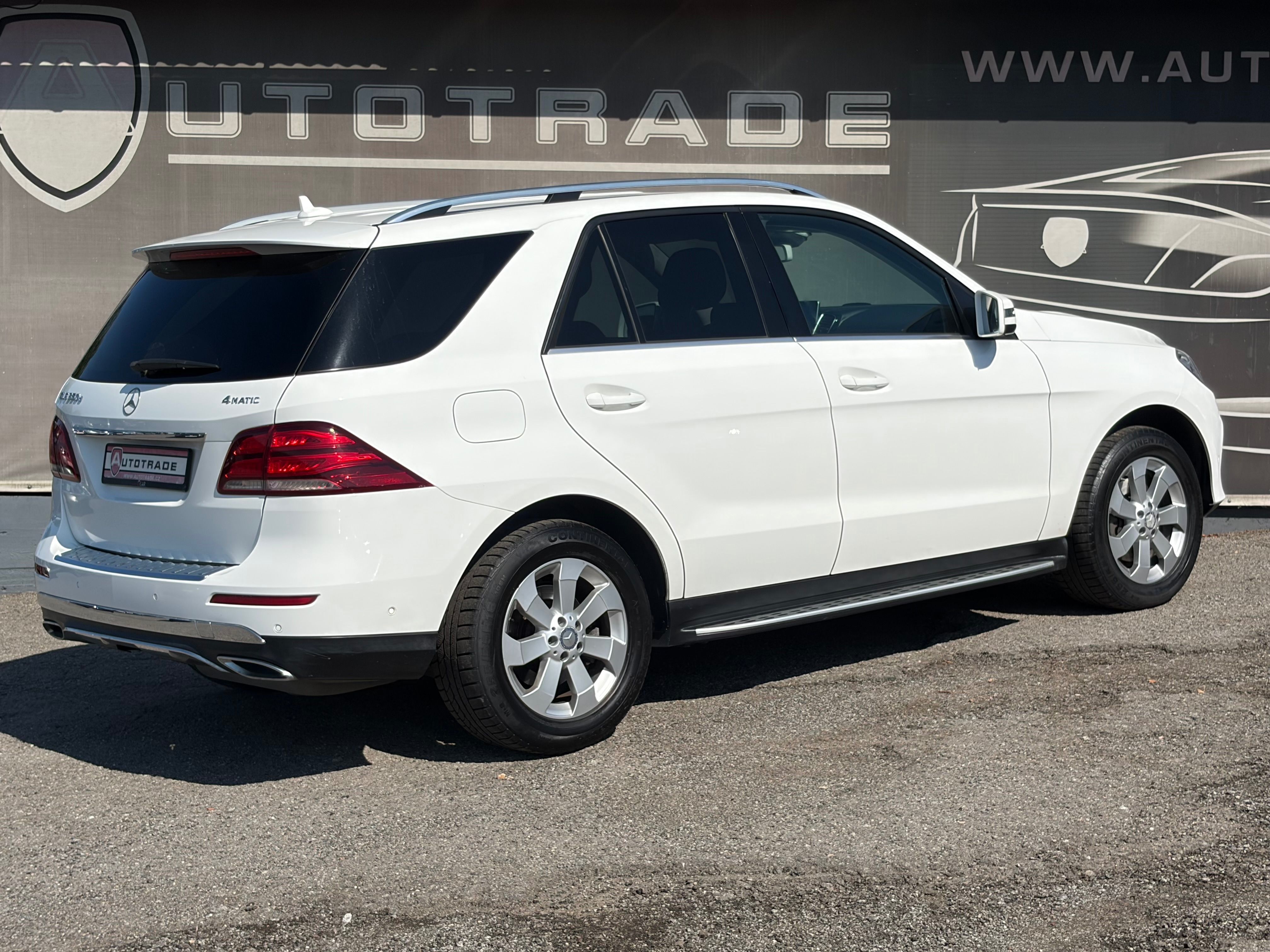 Mercedes-Benz GLE, 350D 4MATIC, Tažné, AMG Packet - fotka 4
