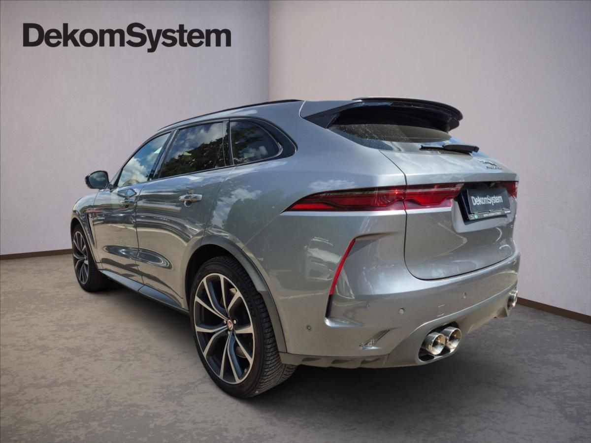 Jaguar F-Pace, 5,0 V8 AWD SVR 405 kW - fotka 4