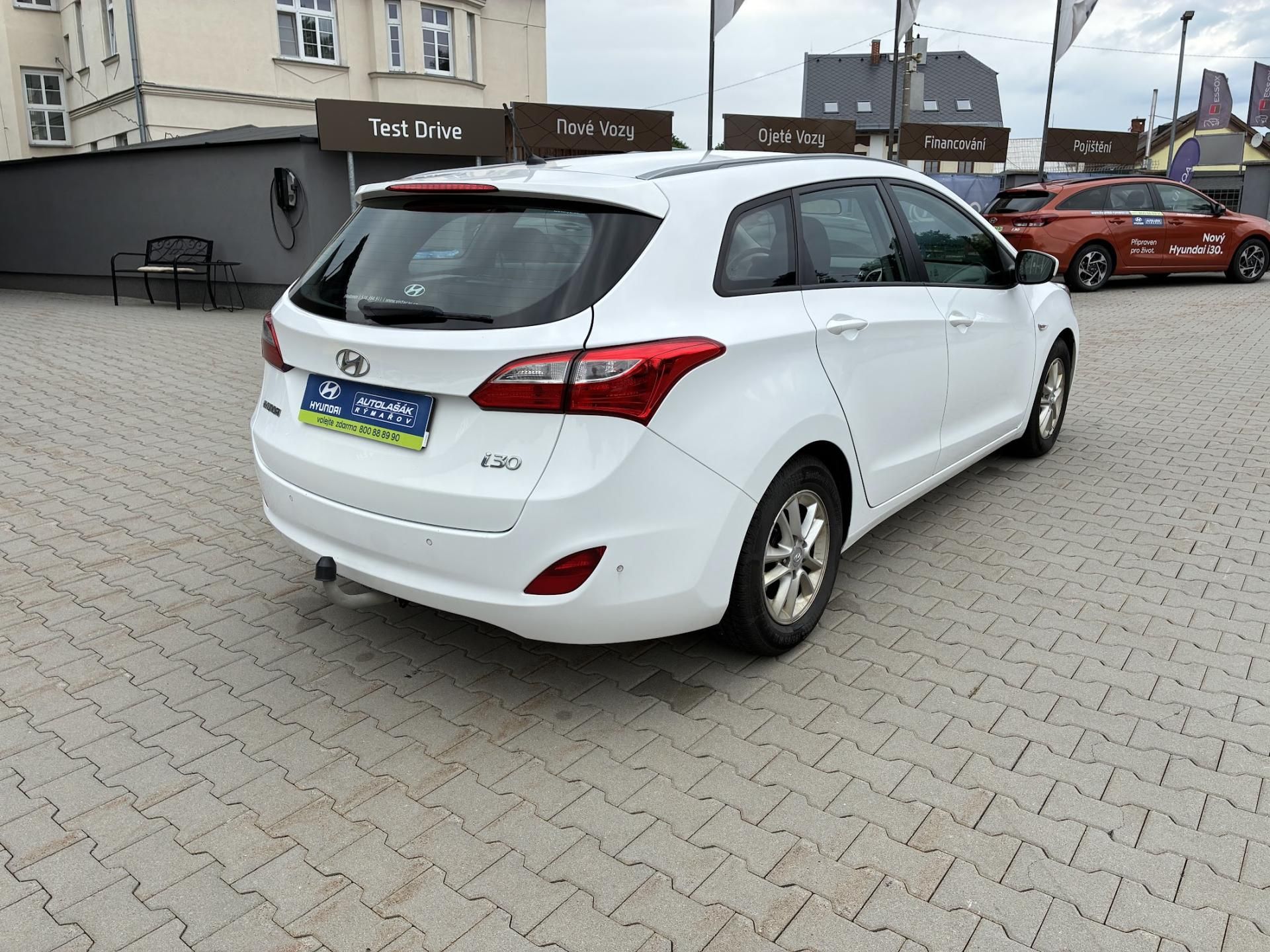 Hyundai i30, 1,6i 99kW TAŽNÉ - fotka 3