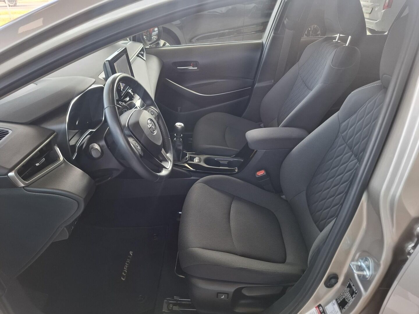 Toyota Corolla, 1.5i 92KW 2023 COMFORT - fotka 6