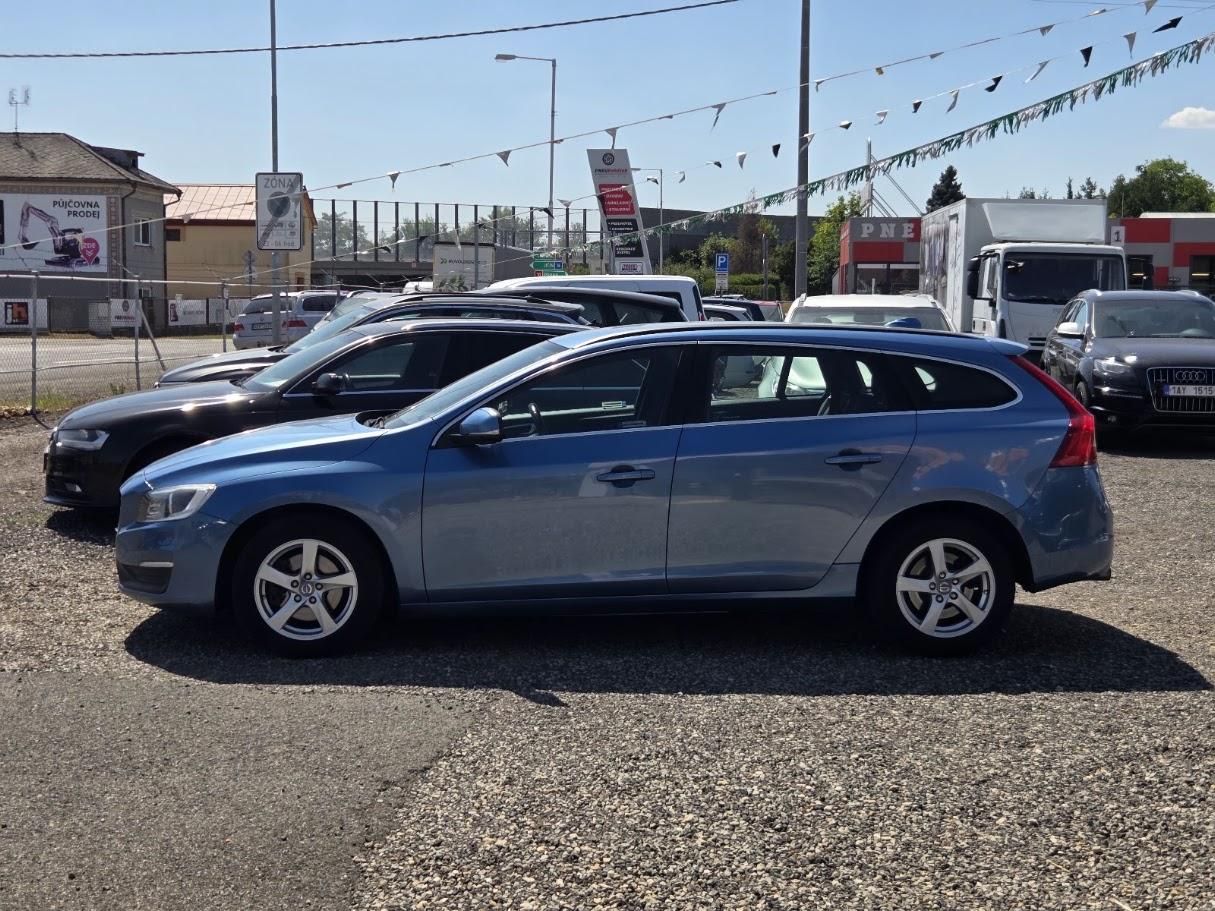 Volvo V60, 2.0 D4-120kw-NAVI-A/T-SUPER - fotka 4