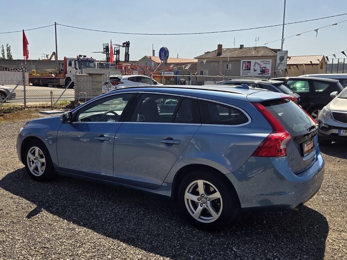 Volvo V60, 2.0 D4-120kw-NAVI-A/T-SUPER - fotka 5