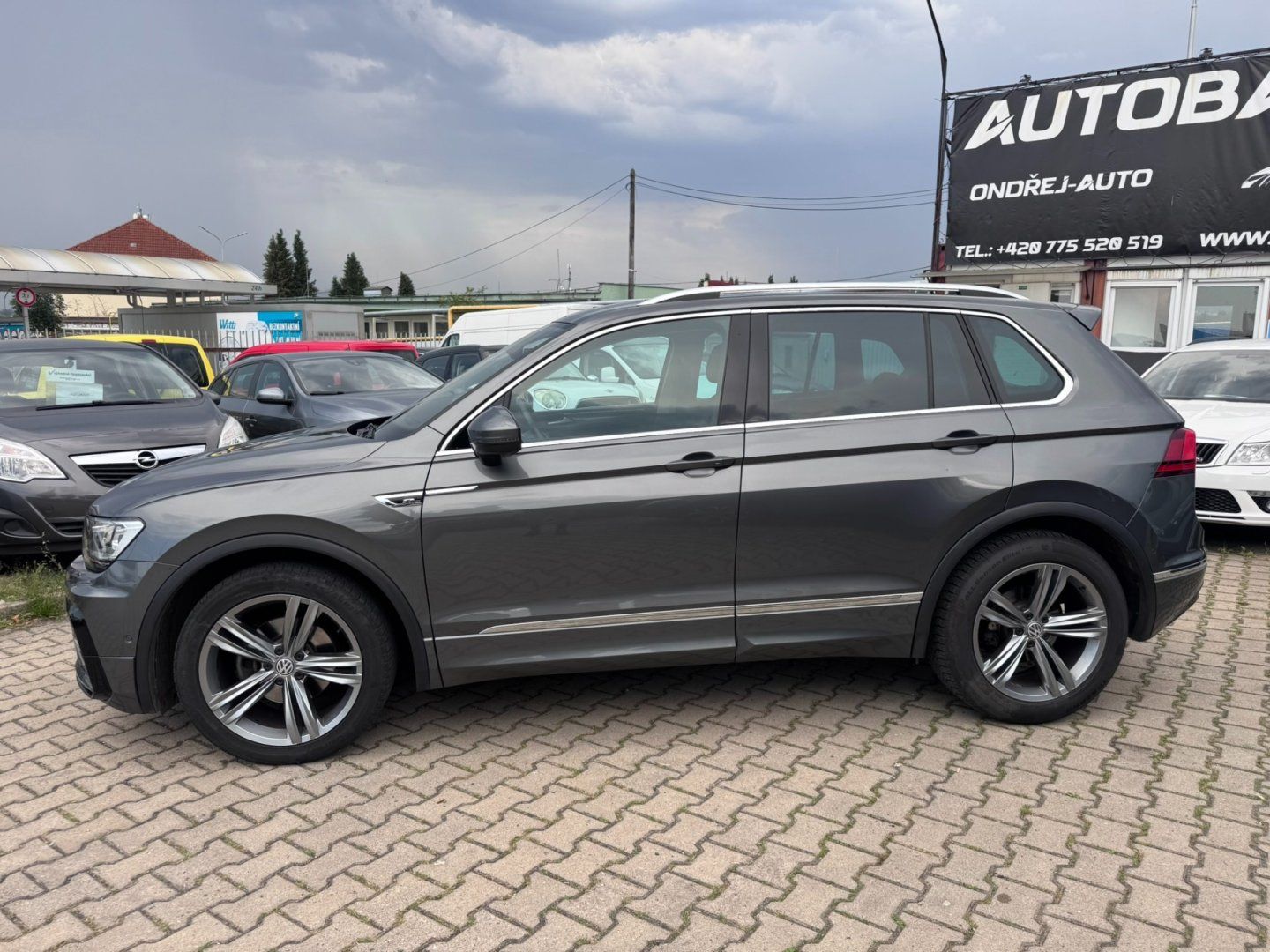Volkswagen Tiguan, R-LINE 1,5 TSI 110 KW 1. MAJ - fotka 2