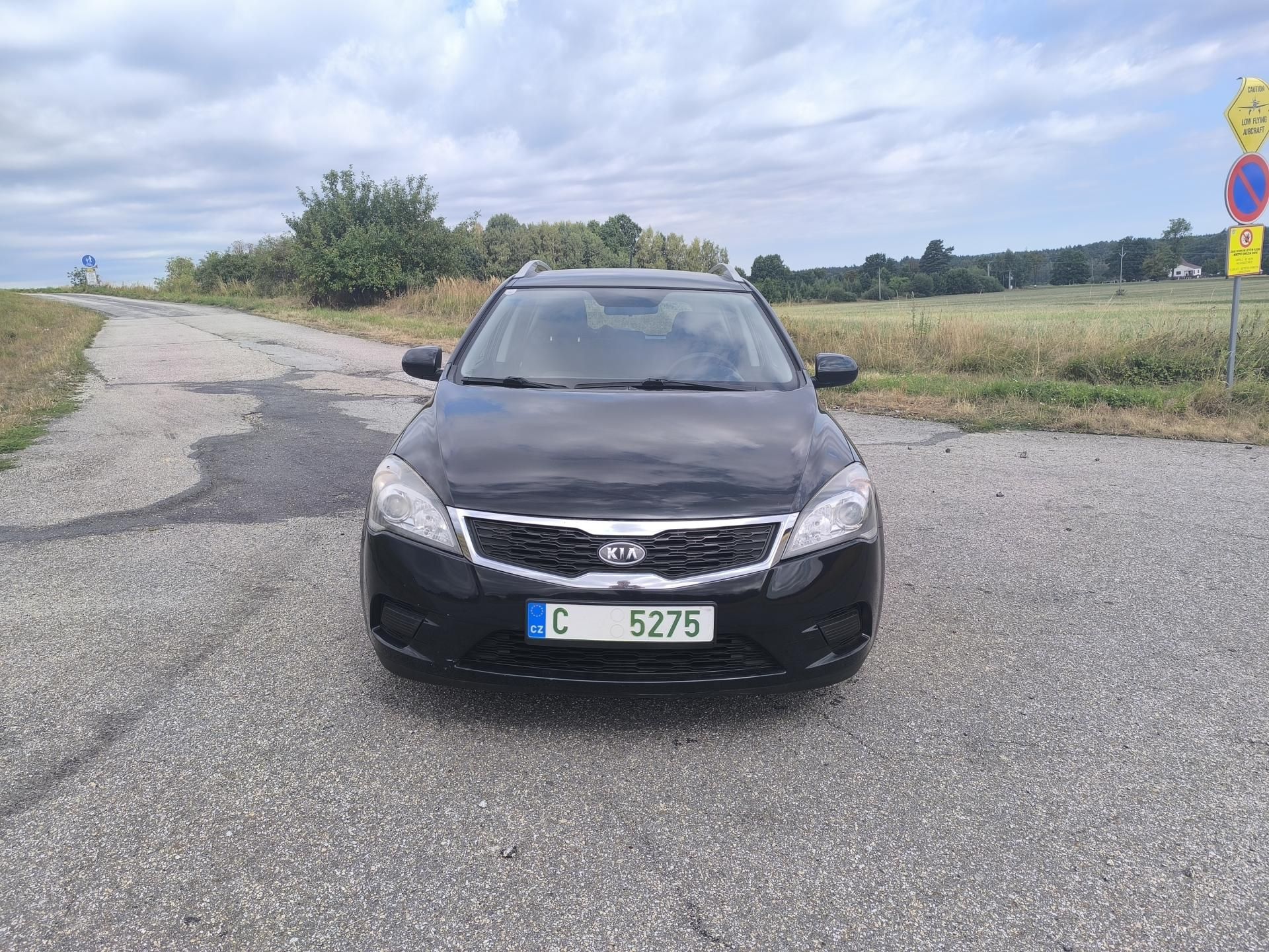 Kia Cee´d, 1.4 1.MAJITEL,SERVISNI KÍŽKA - fotka 2