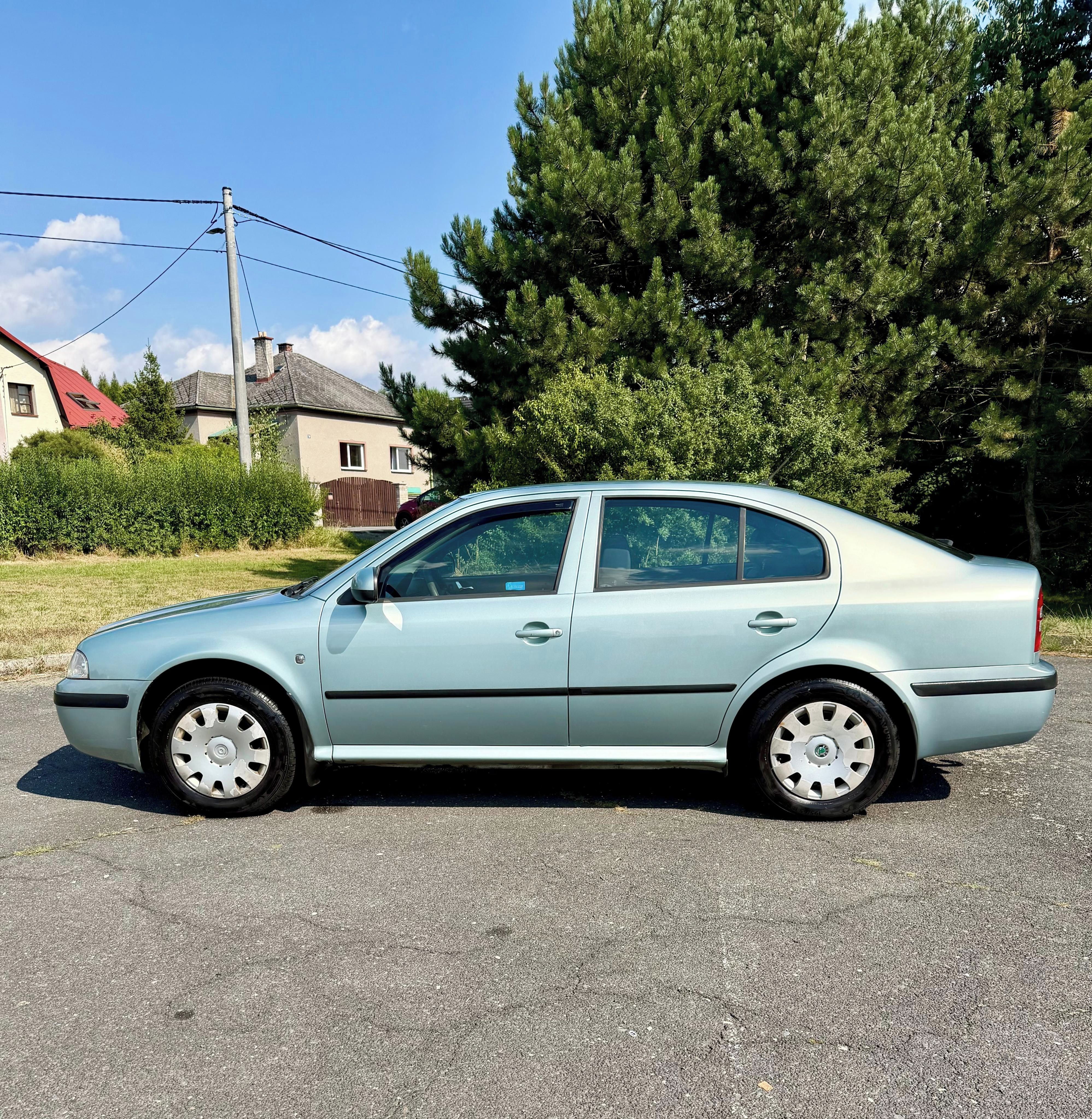 Škoda Octavia, 1.6 MPI Tour Trumf  1.majitel - fotka 4