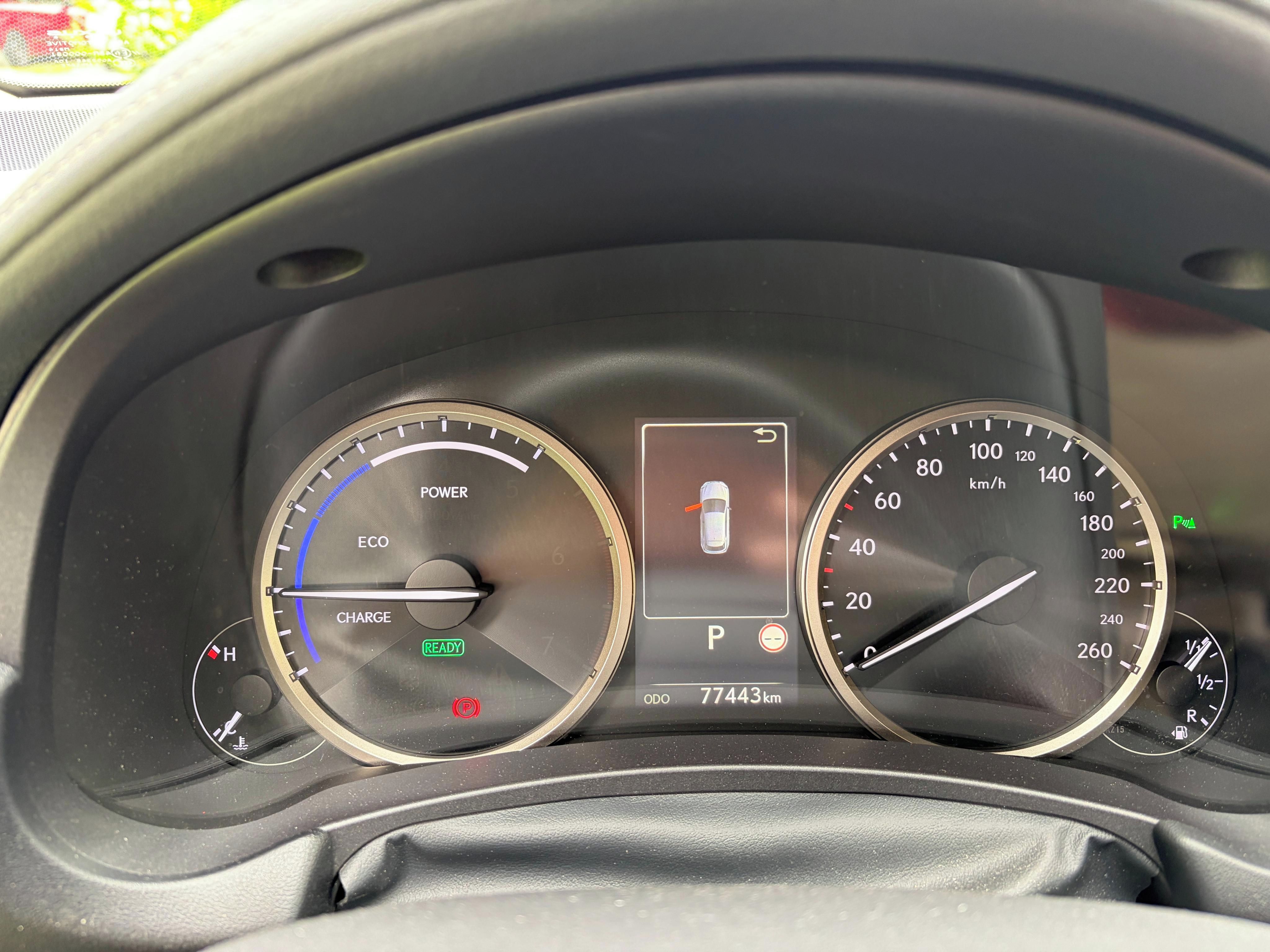 Lexus NX 300h, Lexus NX 300h 4x4 Limited - fotka 6