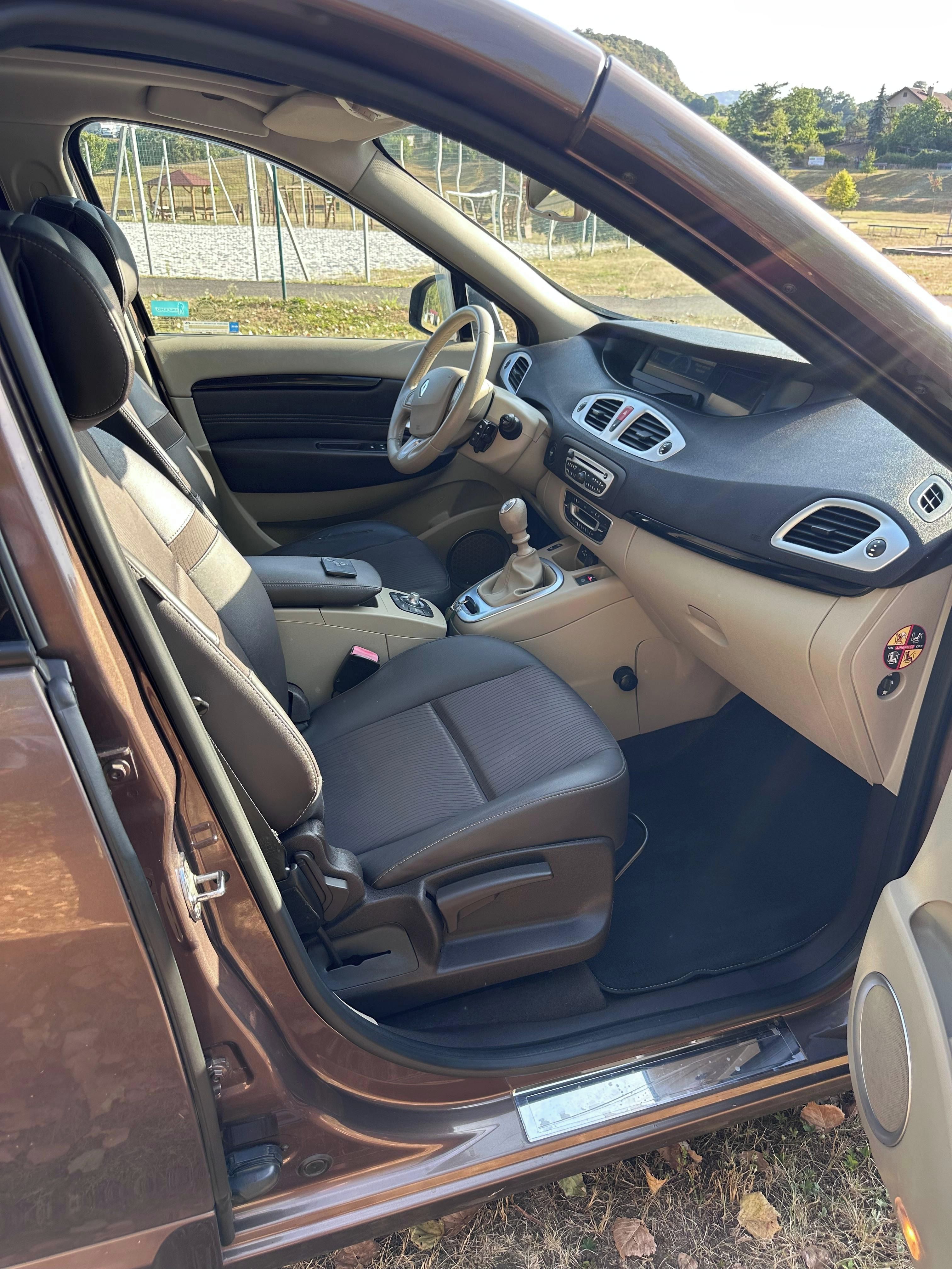 Renault Grand Scénic, 2.0 dCi 160, pravidelný servis - fotka 4