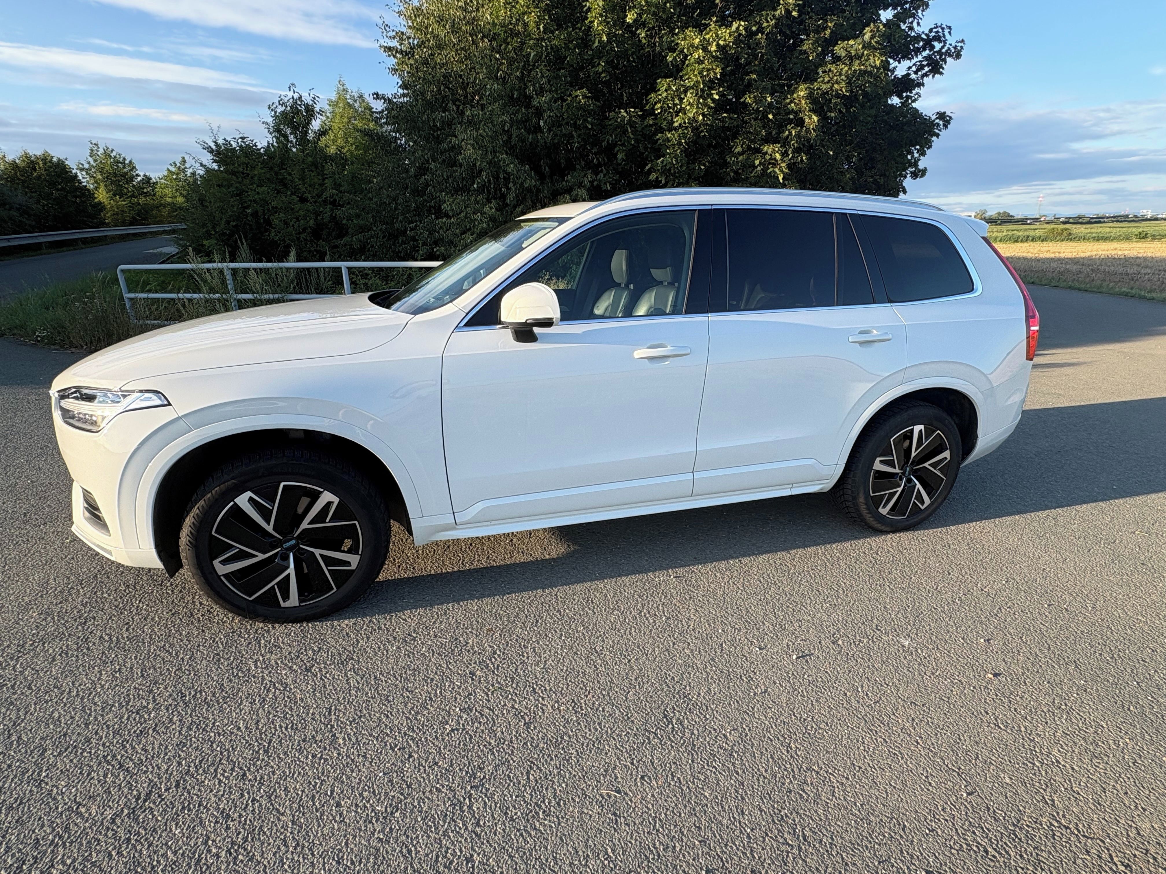 Volvo XC90, Volvo XC90, MOMENTUM, B5 AWD - fotka 4