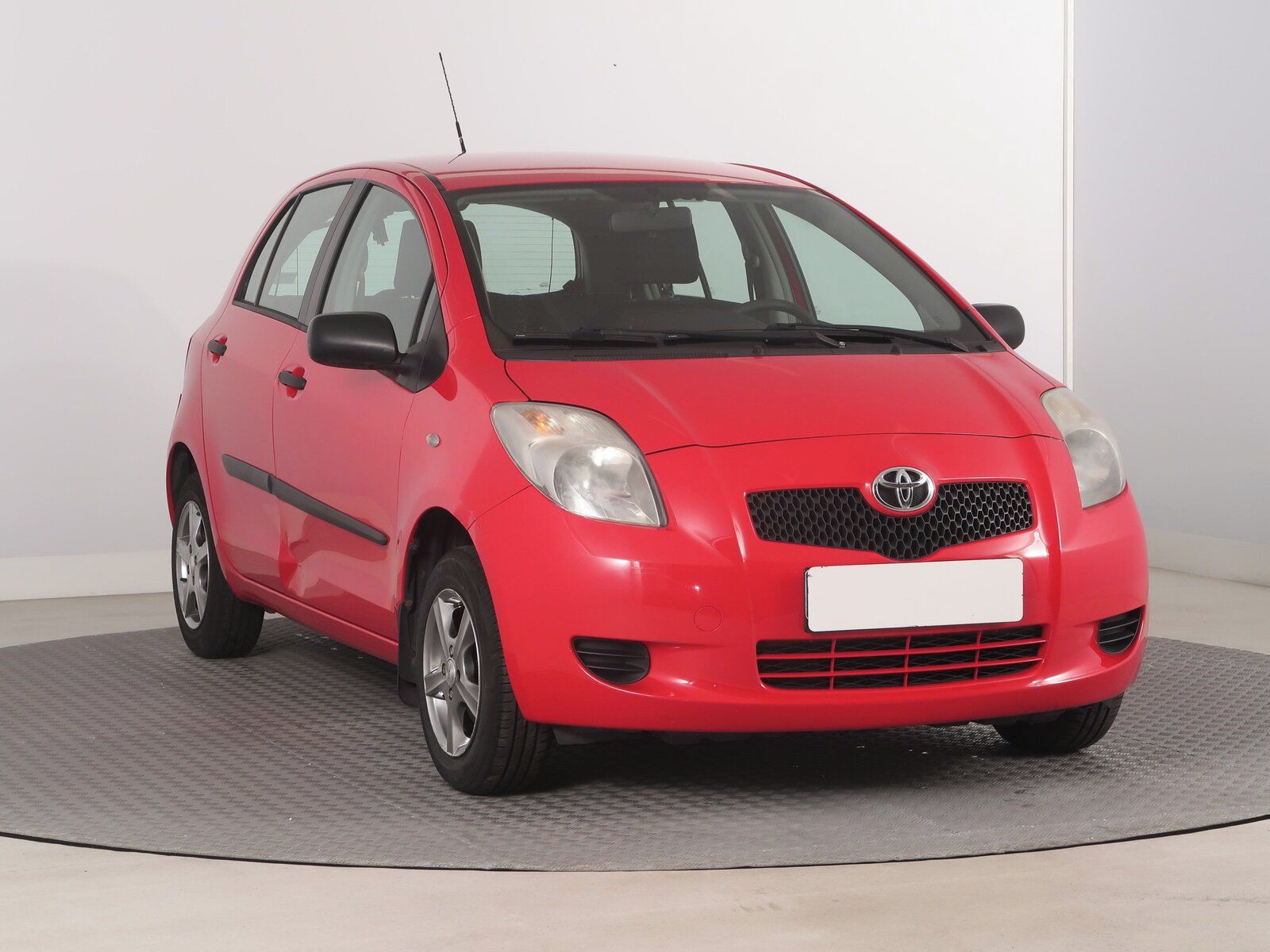 Toyota Yaris, 1.0 VVT-i, po STK, Tažné