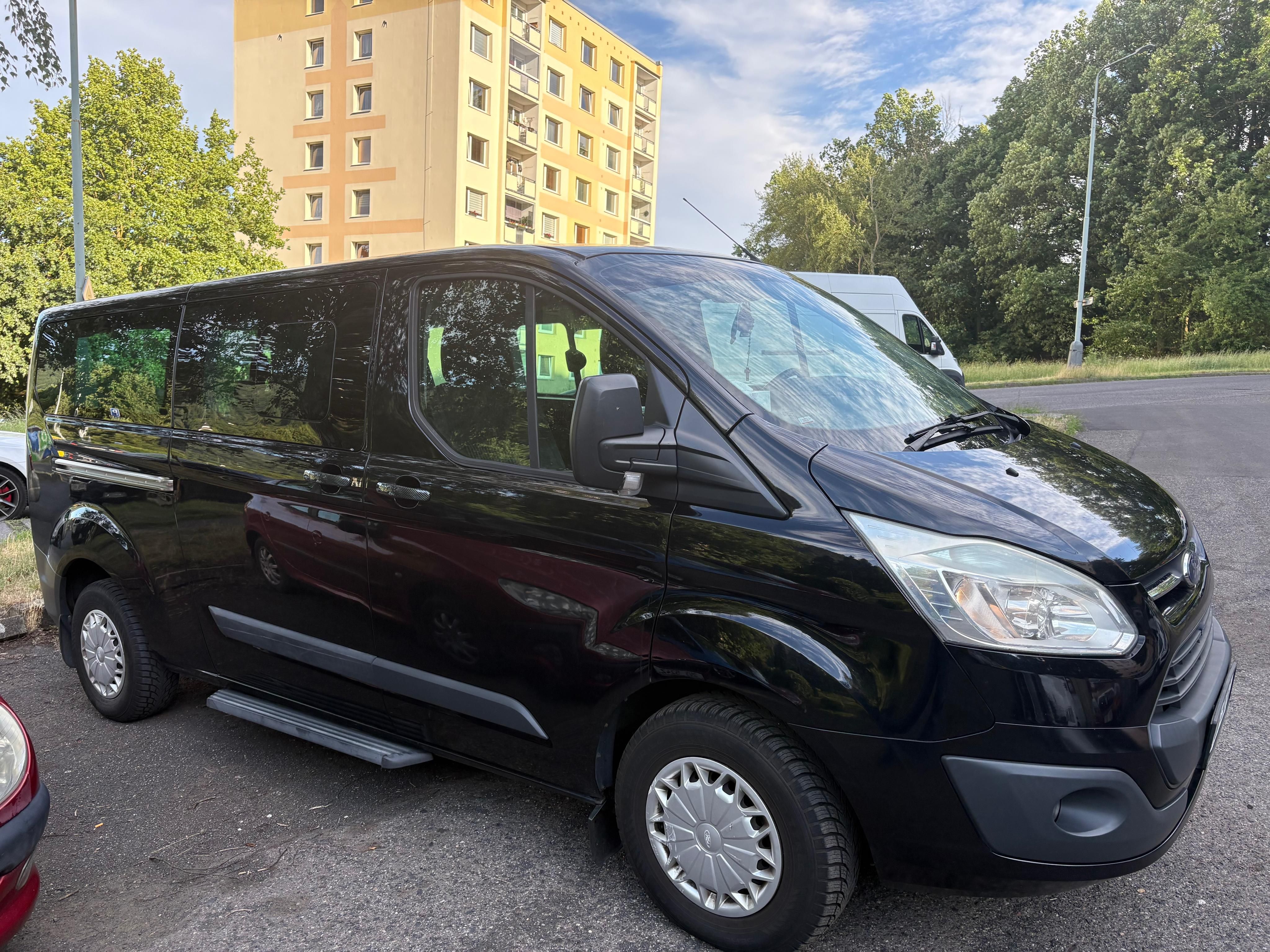 Ford Tourneo Custom - fotka 4