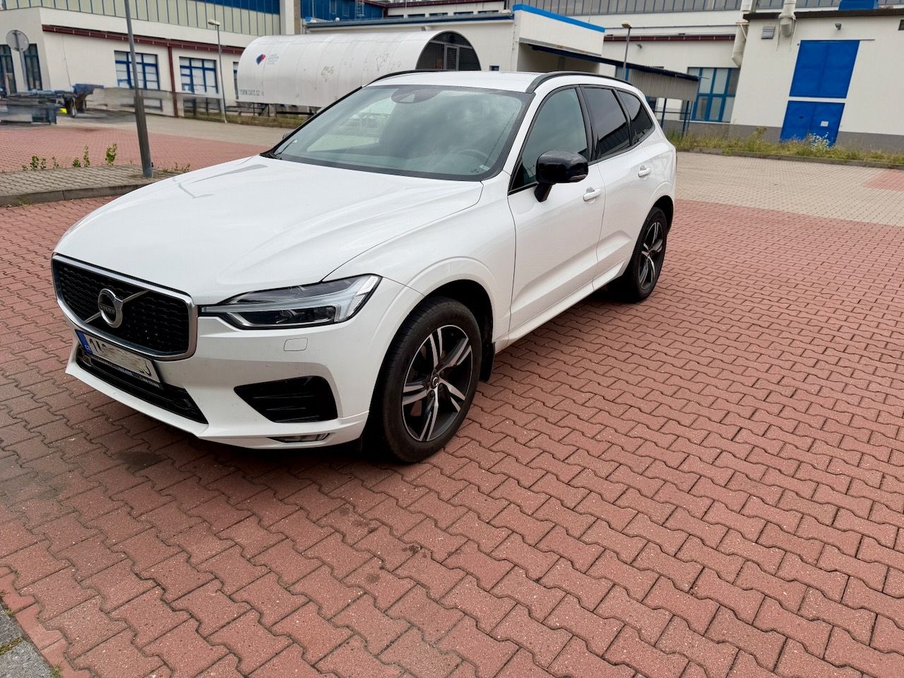 Volvo XC60, D4,R-design,nez. topení, tažné