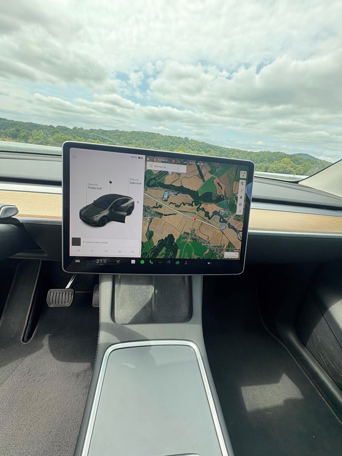 Tesla Model Y - fotka 5