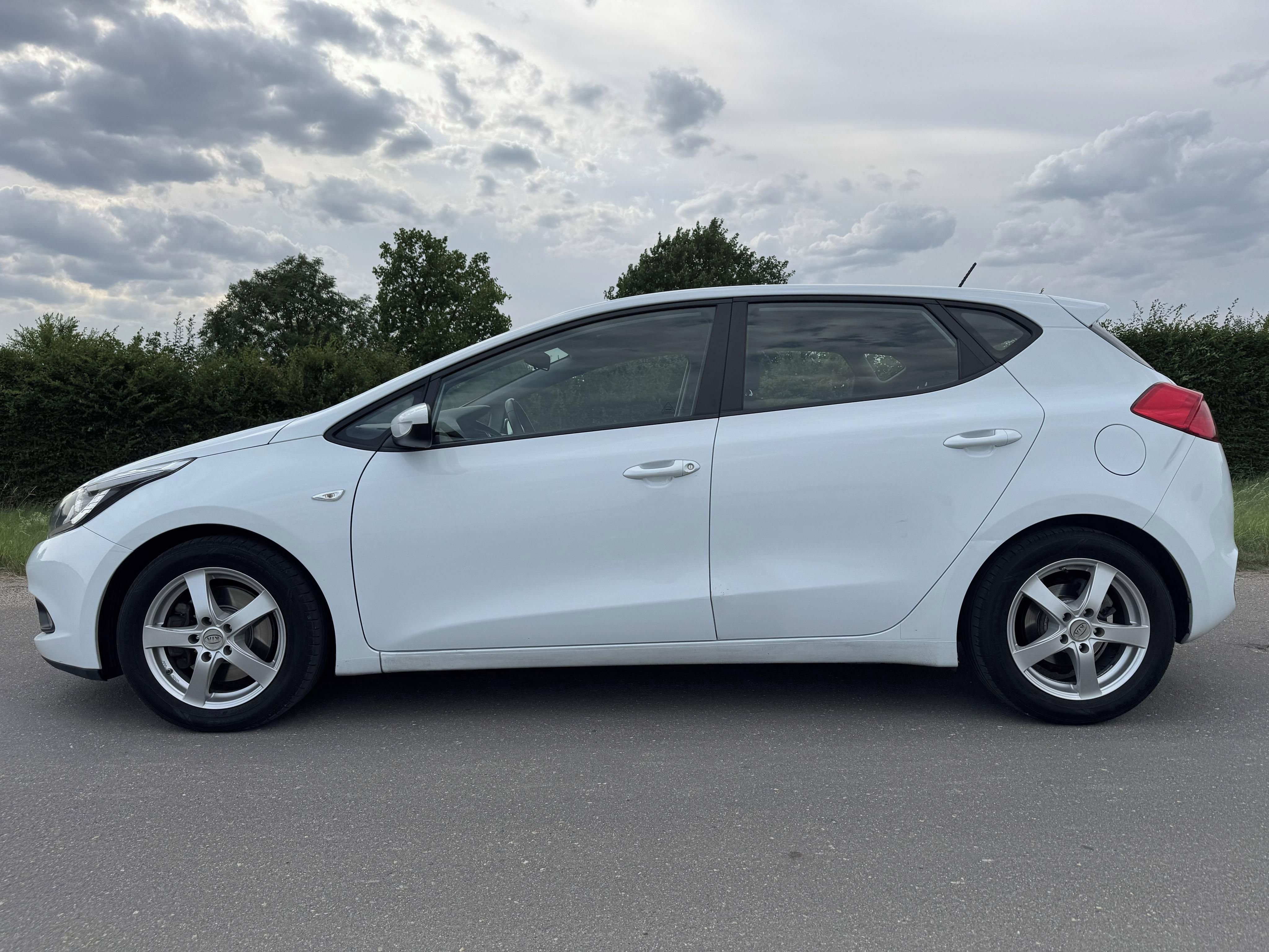 Kia Cee´d, 1.6 CRDi, 94 kW - fotka 5