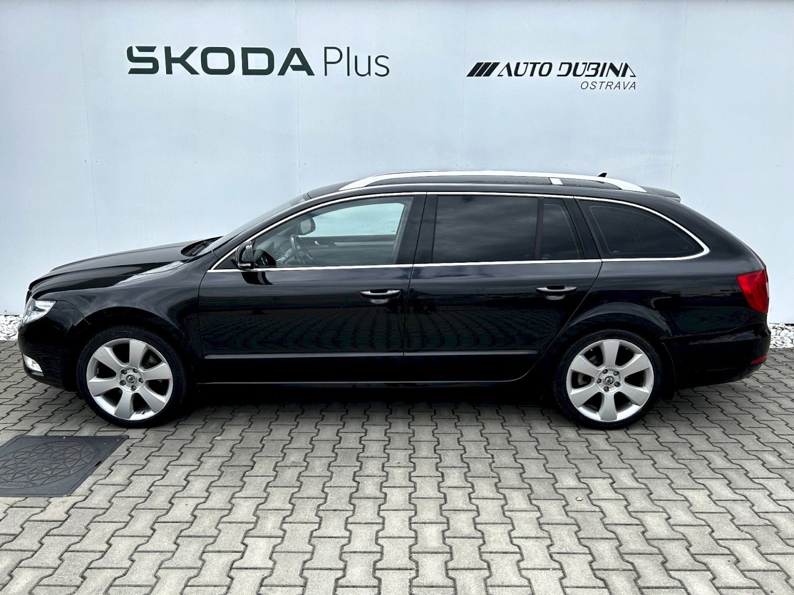 Škoda Superb, Combi 2.0 TDI CR DPF 125kW MP6 - fotka 3