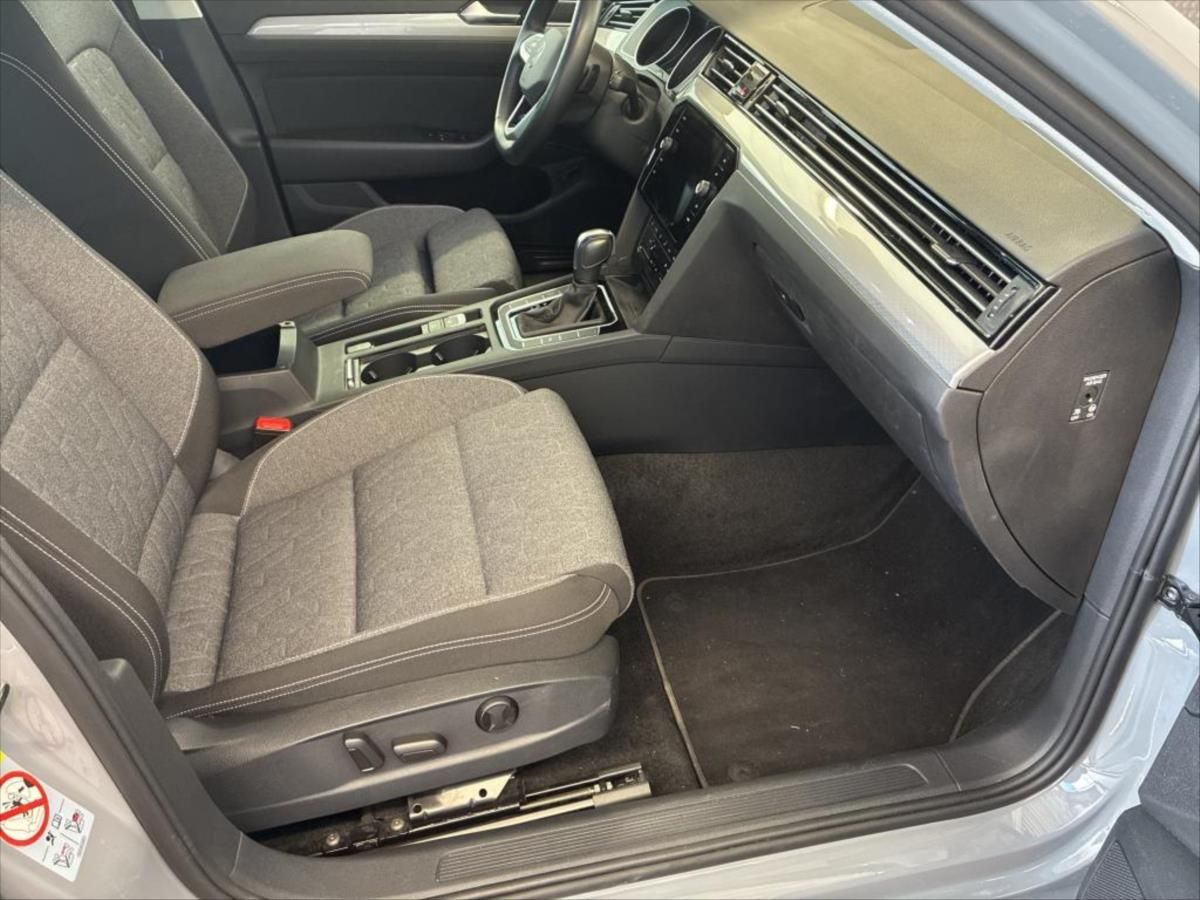 Volkswagen Passat, 2,0 - fotka 6