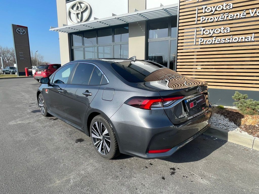 Toyota Corolla, 1.8 Hybrid Style - fotka 5