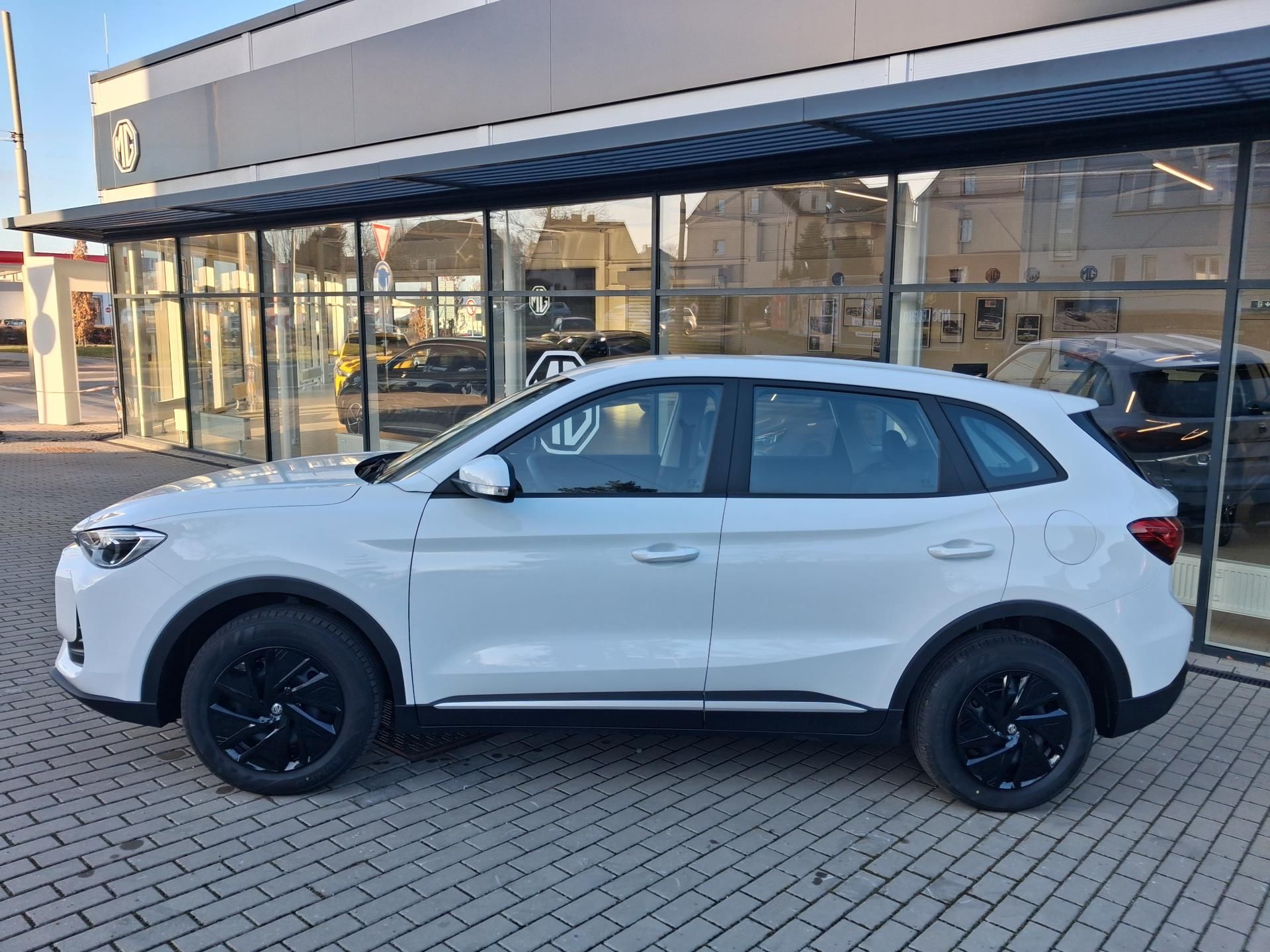 MG ZS, ESSENTIAL Hybrid+ 145kW 4AT - fotka 2