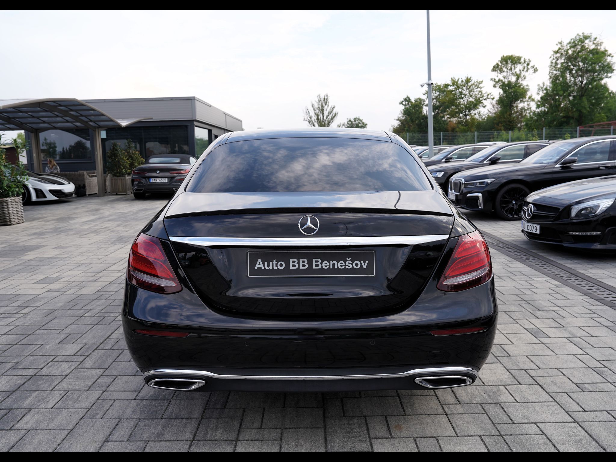 Mercedes-Benz Třídy E, E 220d AMG/LED/AT9/kůže - fotka 5