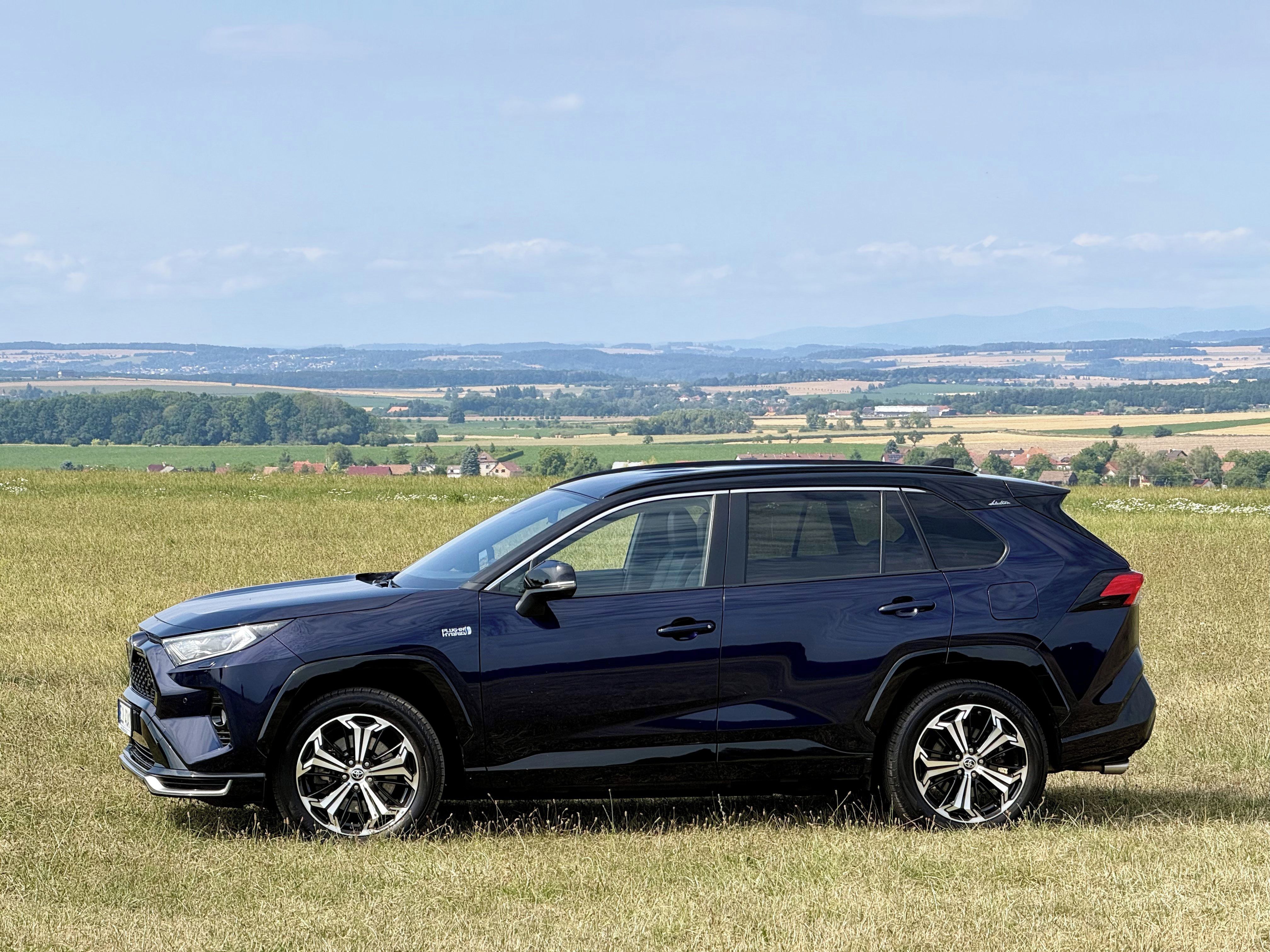 Toyota Rav4, 2.5Plug-in 306k 4x4 SELECTION - fotka 3