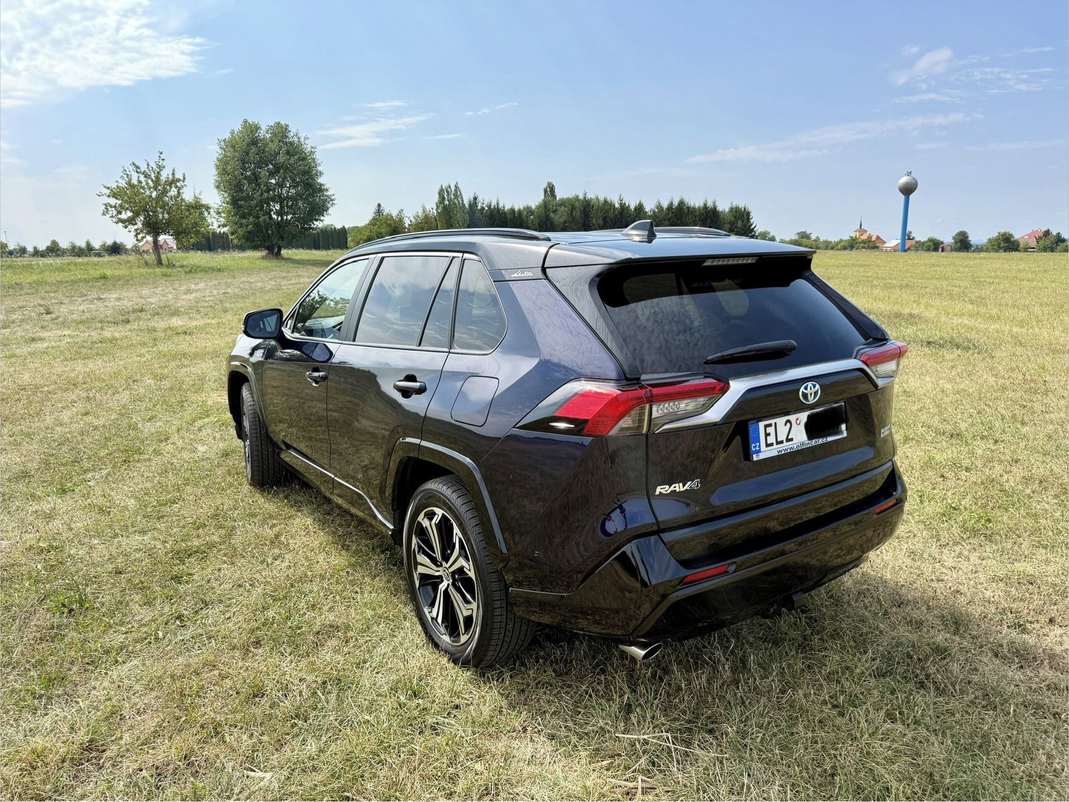 Toyota Rav4, 2.5Plug-in 306k 4x4 SELECTION - fotka 5