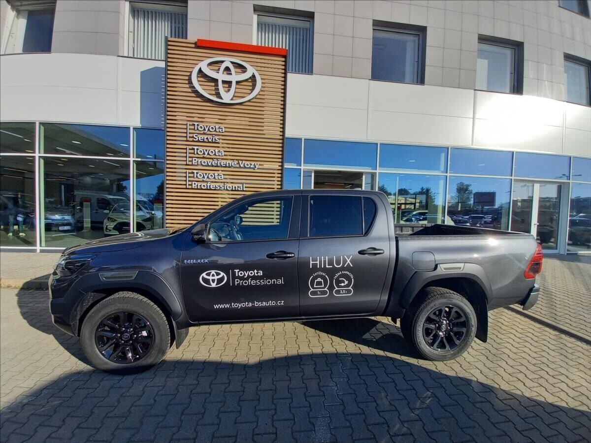 Toyota Hilux, 2,8 Invincible  Double Cab - fotka 3