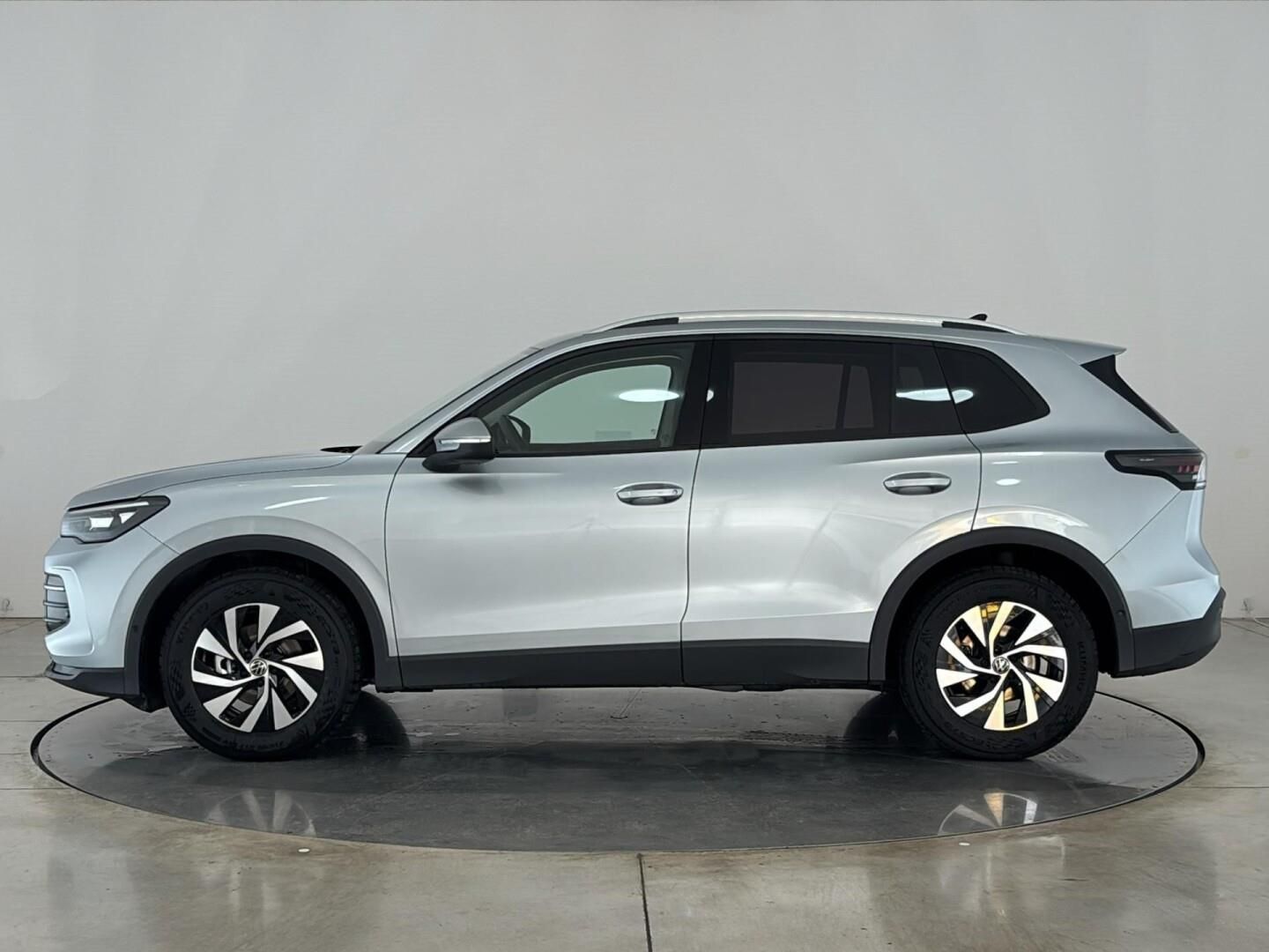 Volkswagen Tiguan, 1.5 eTSi / 110 kW Life - fotka 3