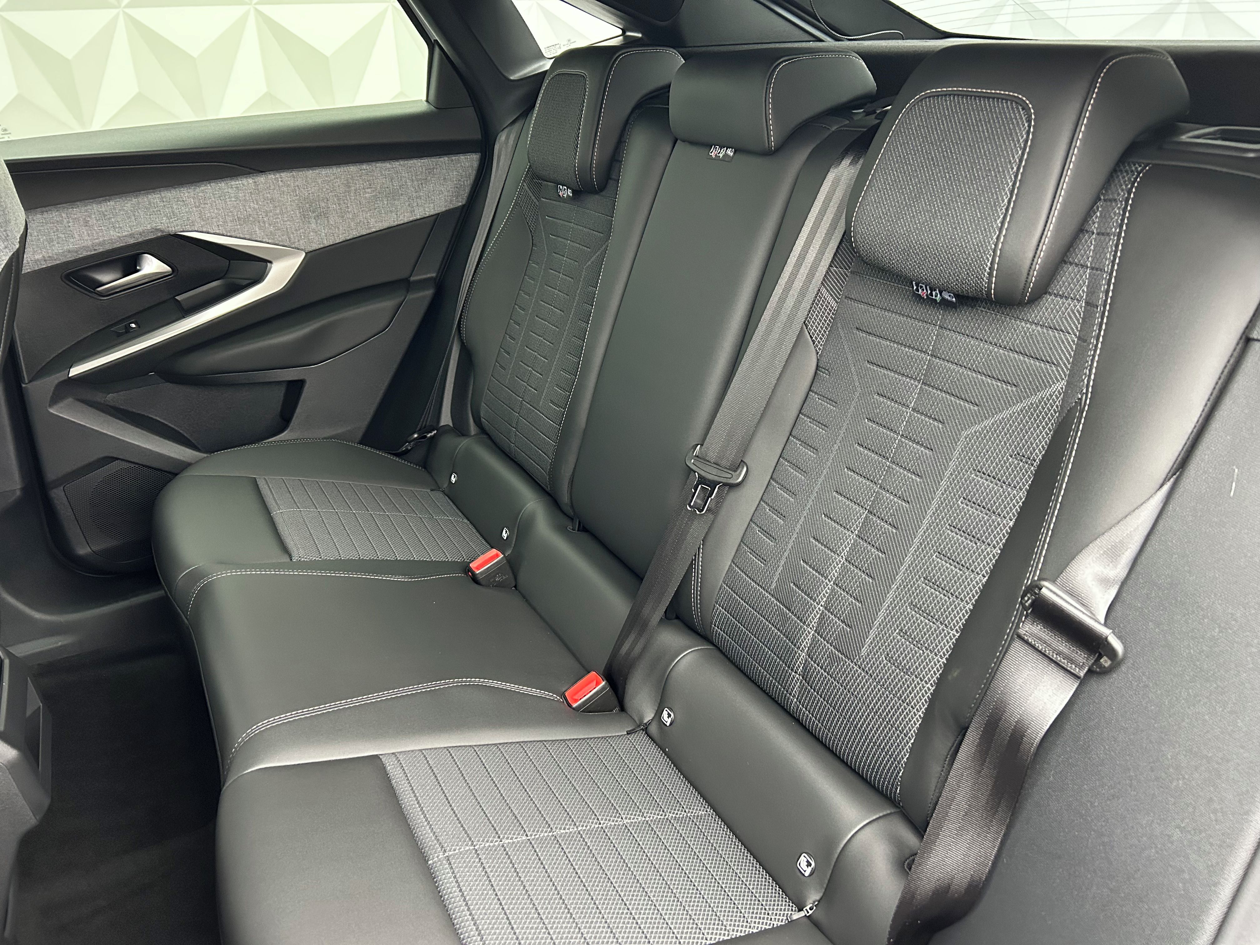 Peugeot 3008, ALLURE Hybrid 145 e-DCS6 - fotka 6