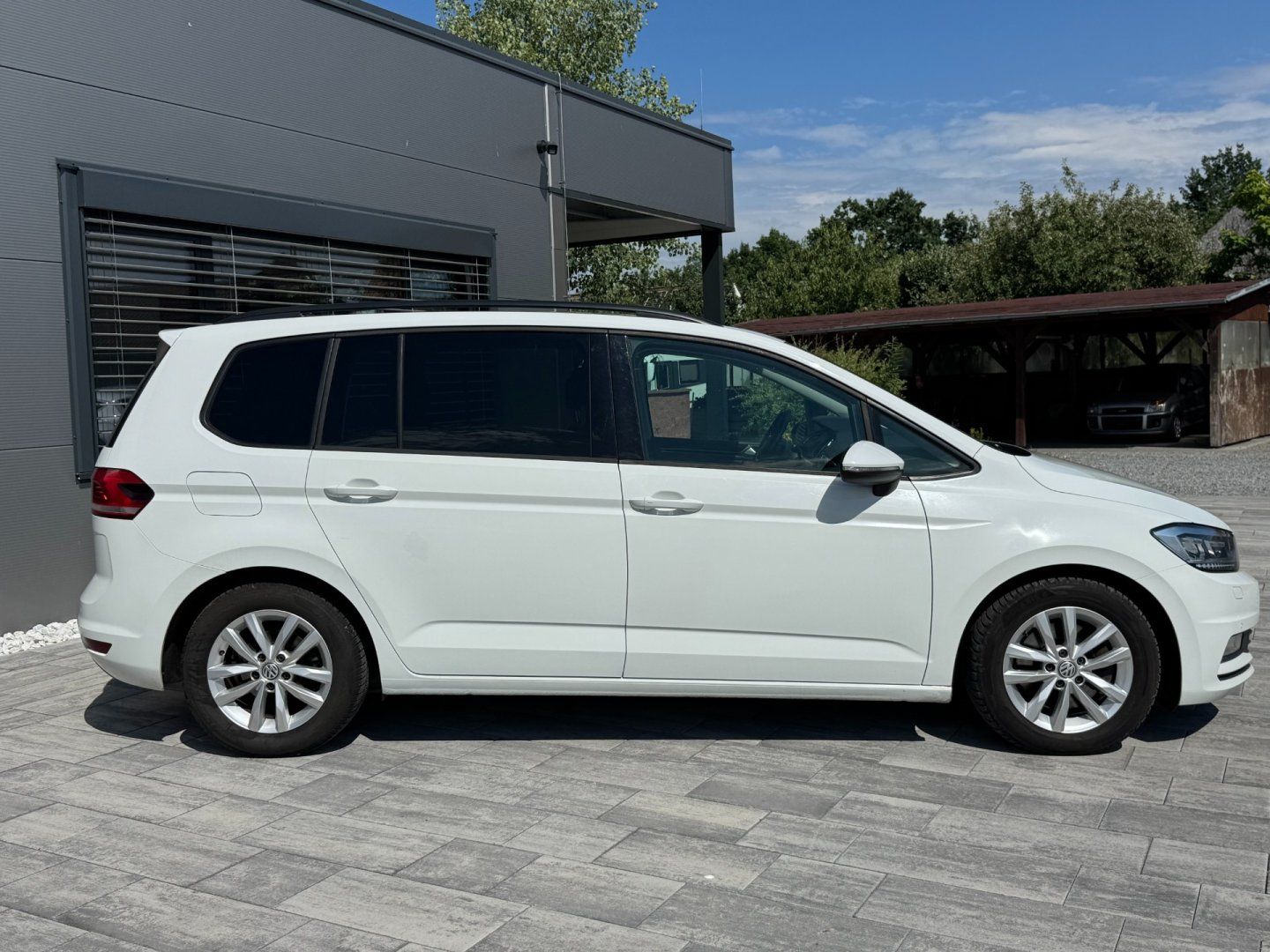 Volkswagen Touran, Comfortline 2.0 TDI 110kW DSG - fotka 4