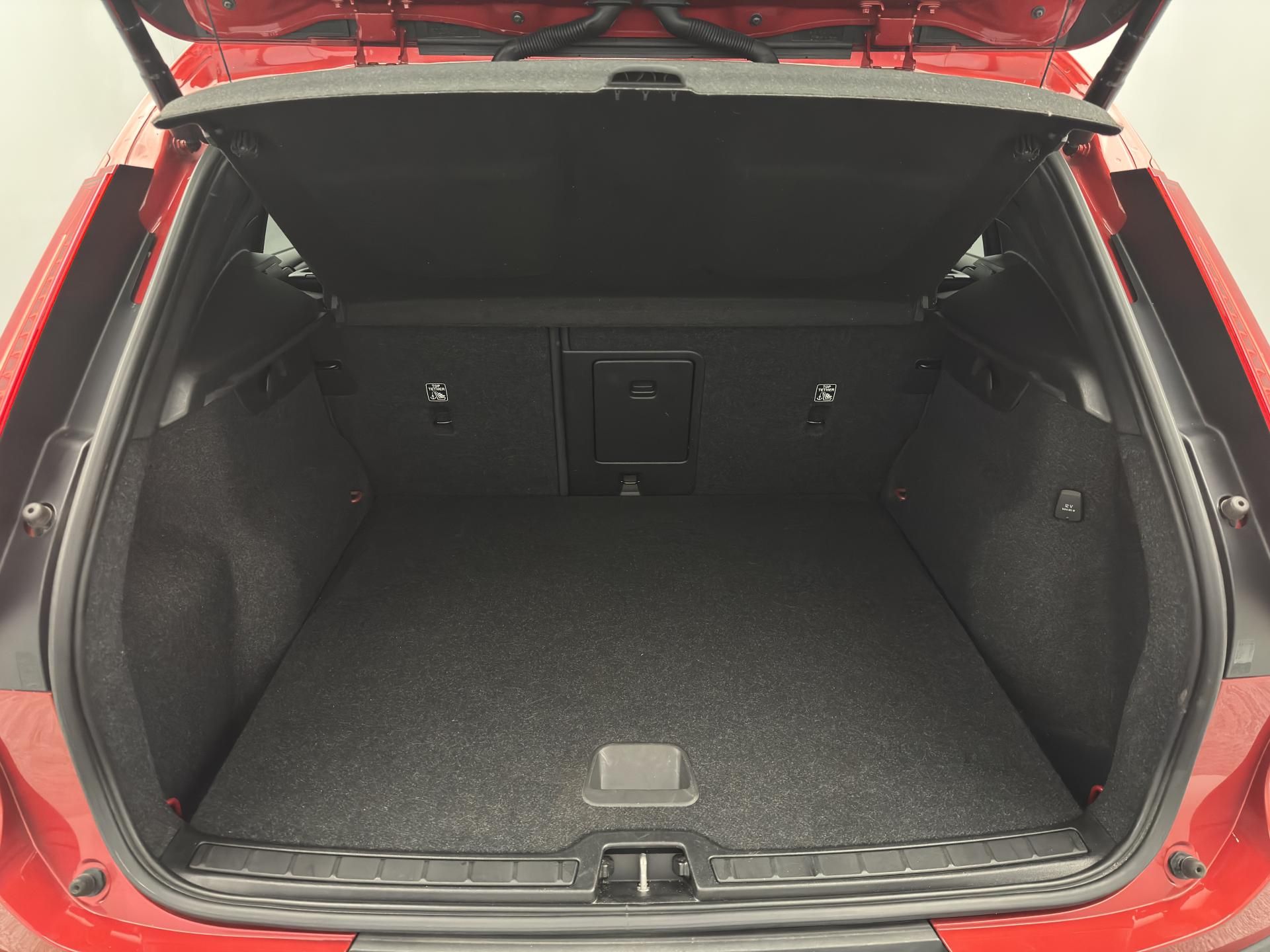 Volvo XC40, T5 RECHARGE CZ - fotka 5