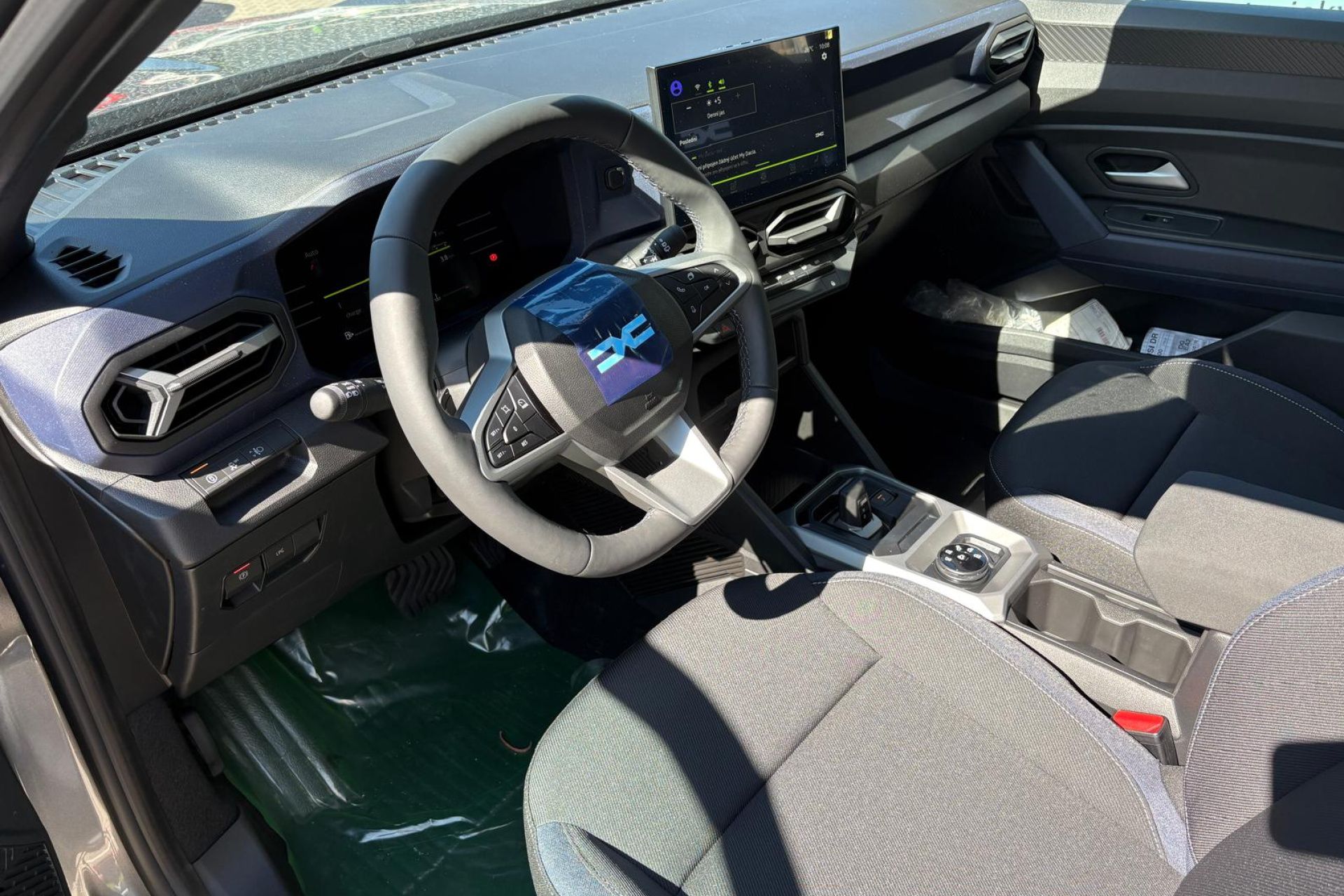 Dacia Duster, expression hybrid-G 150 4x4 - fotka 6