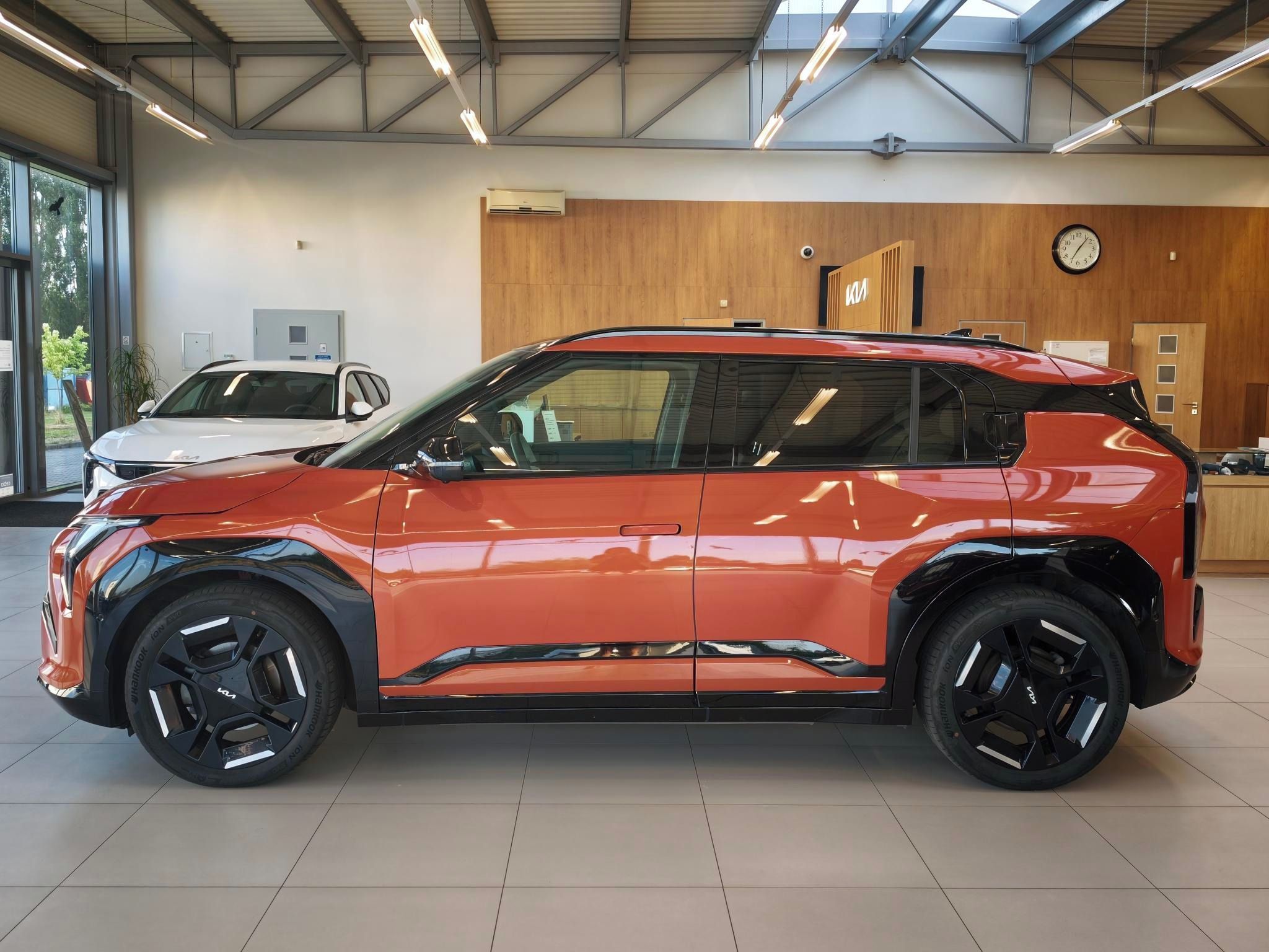 Kia EV3, 4x2 GT-LINE 150 kW + PANORAMA - fotka 5