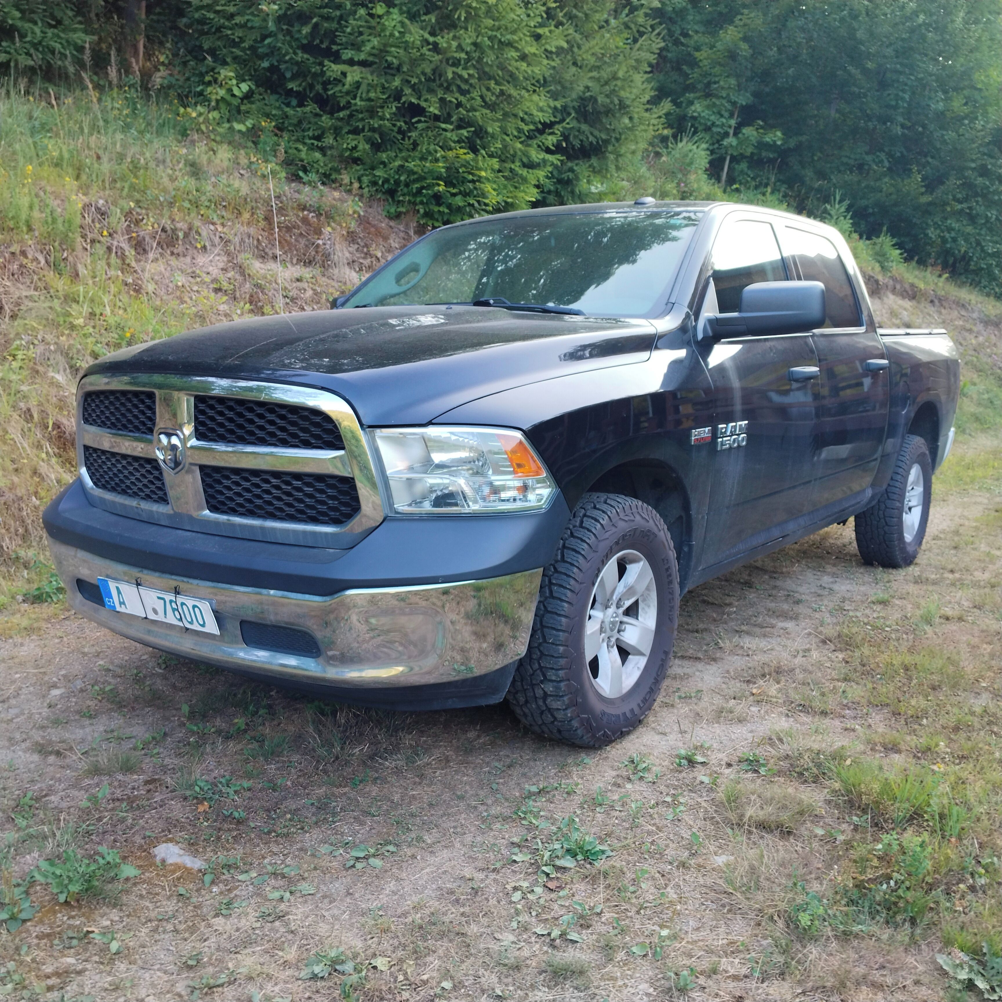 Dodge Ram 1500, 5.7 HEMI, 6 SEDADEL, 4X4 - fotka 2