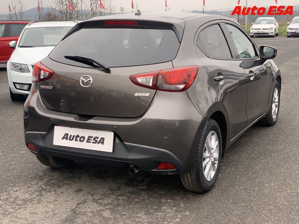 Mazda 2, 1.5 D,AC,park.čidla - fotka 6