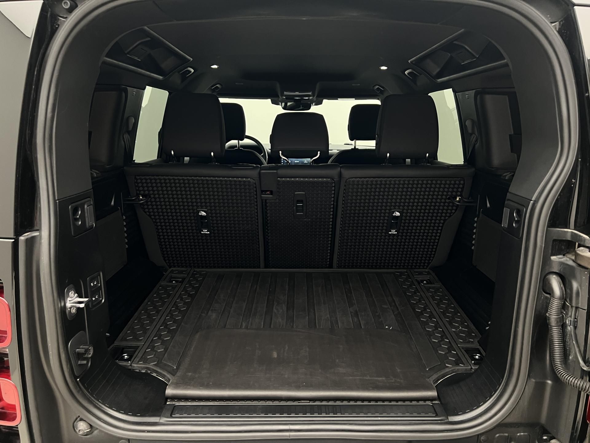 Land Rover Defender, D250 SE X-DYNAMIC CZ 1. maj. - fotka 5