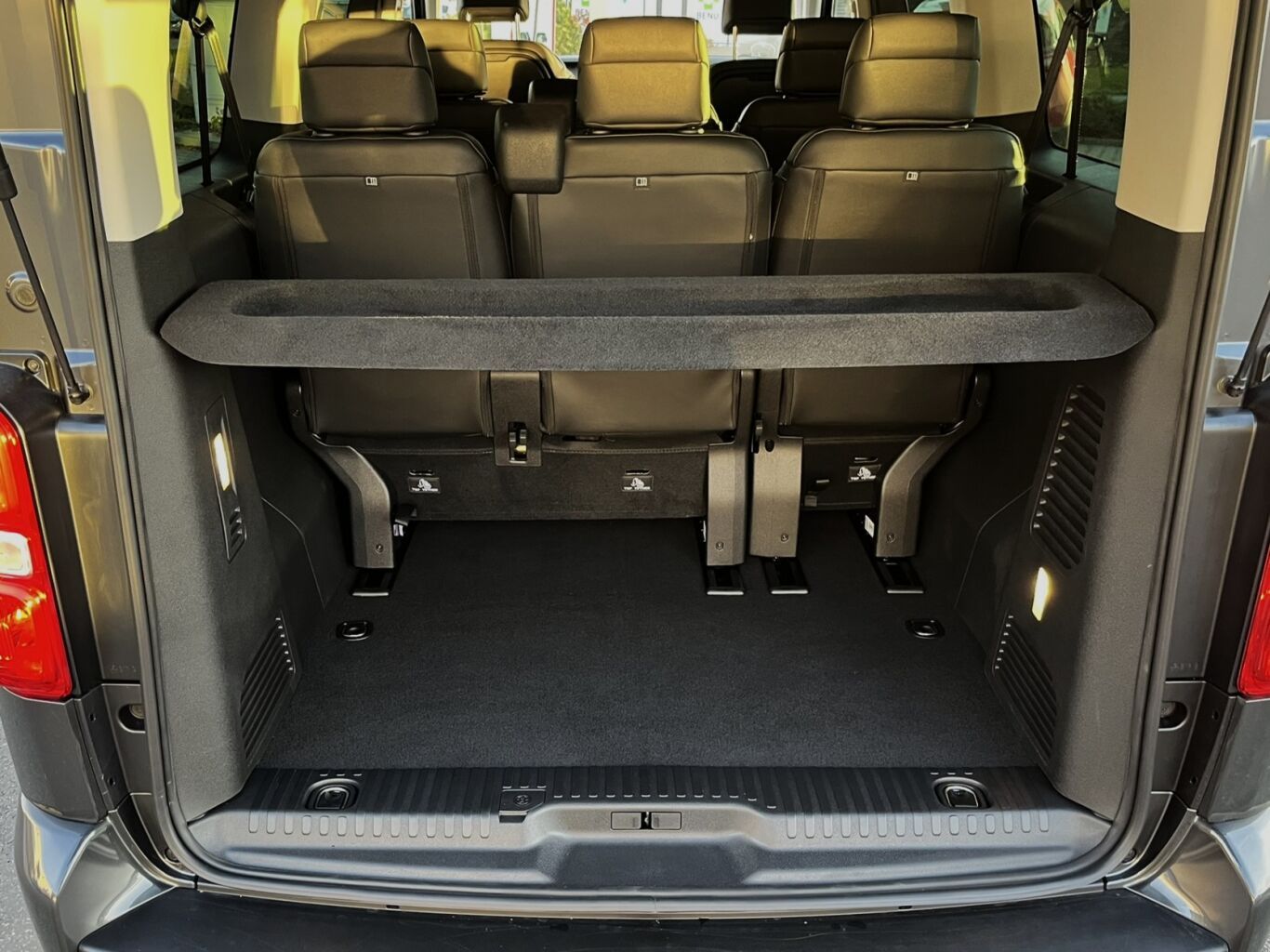 Peugeot Traveller, Allure L3 2.2 BlueHDi 180k EAT - fotka 6